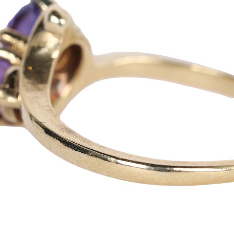 Purple Amethyst Yellow Gold Ring Size 6.5 In Good Condition For Sale In Salt Lake Cty, UT