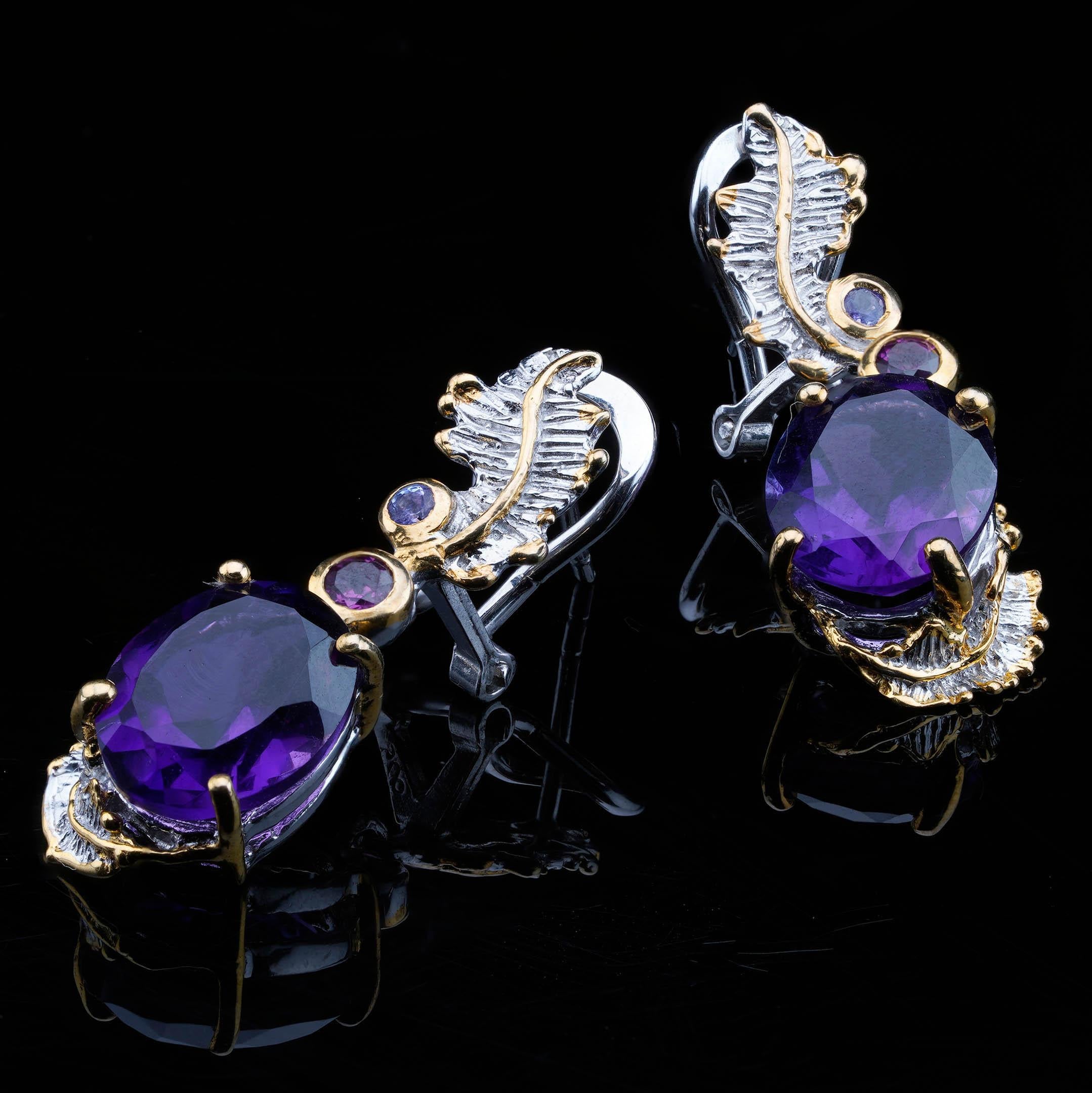 Taille ovale Pendants d'oreilles en améthyste, rhodolite et tanzanite en vente