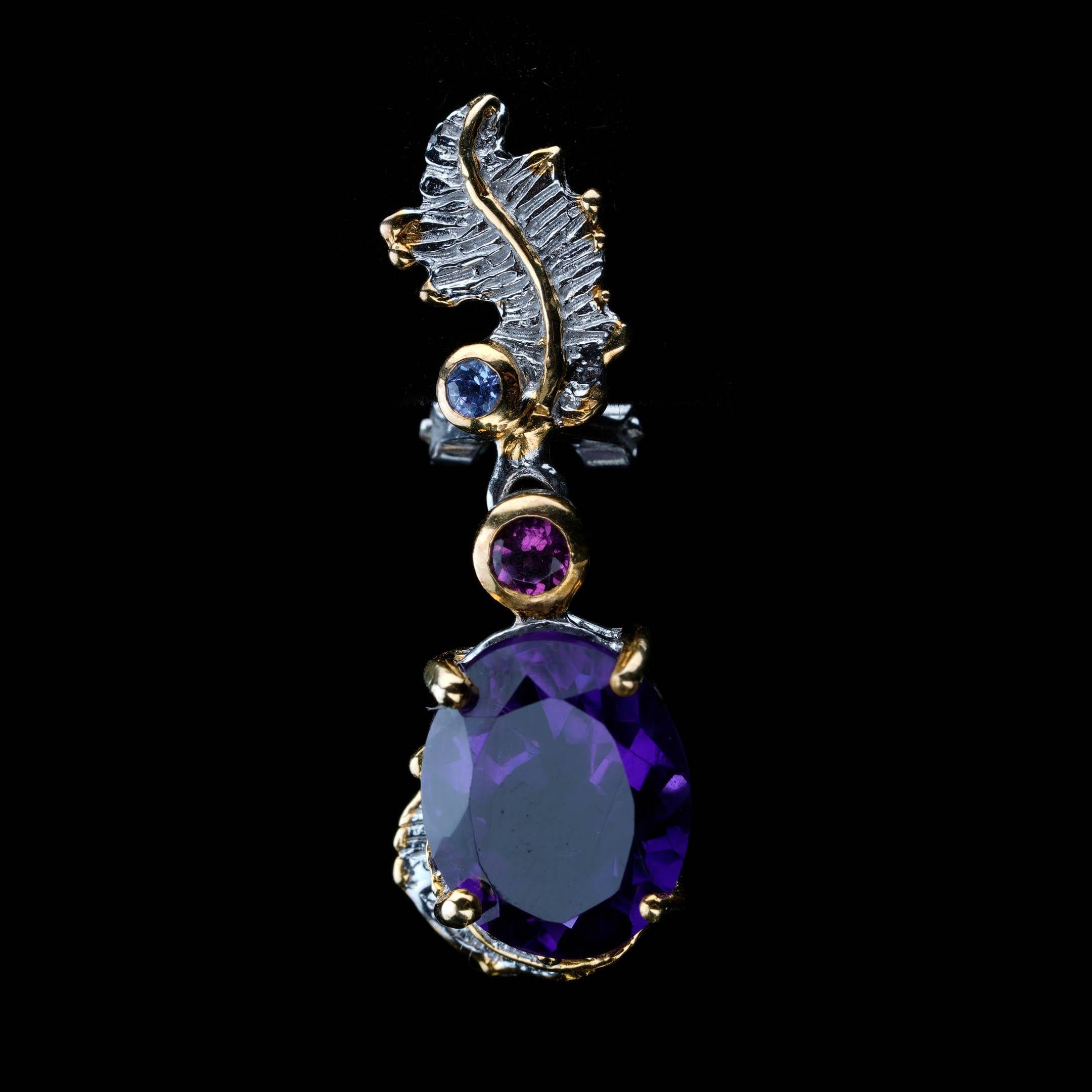 Pendants d'oreilles en améthyste, rhodolite et tanzanite Neuf - En vente à New York, NY