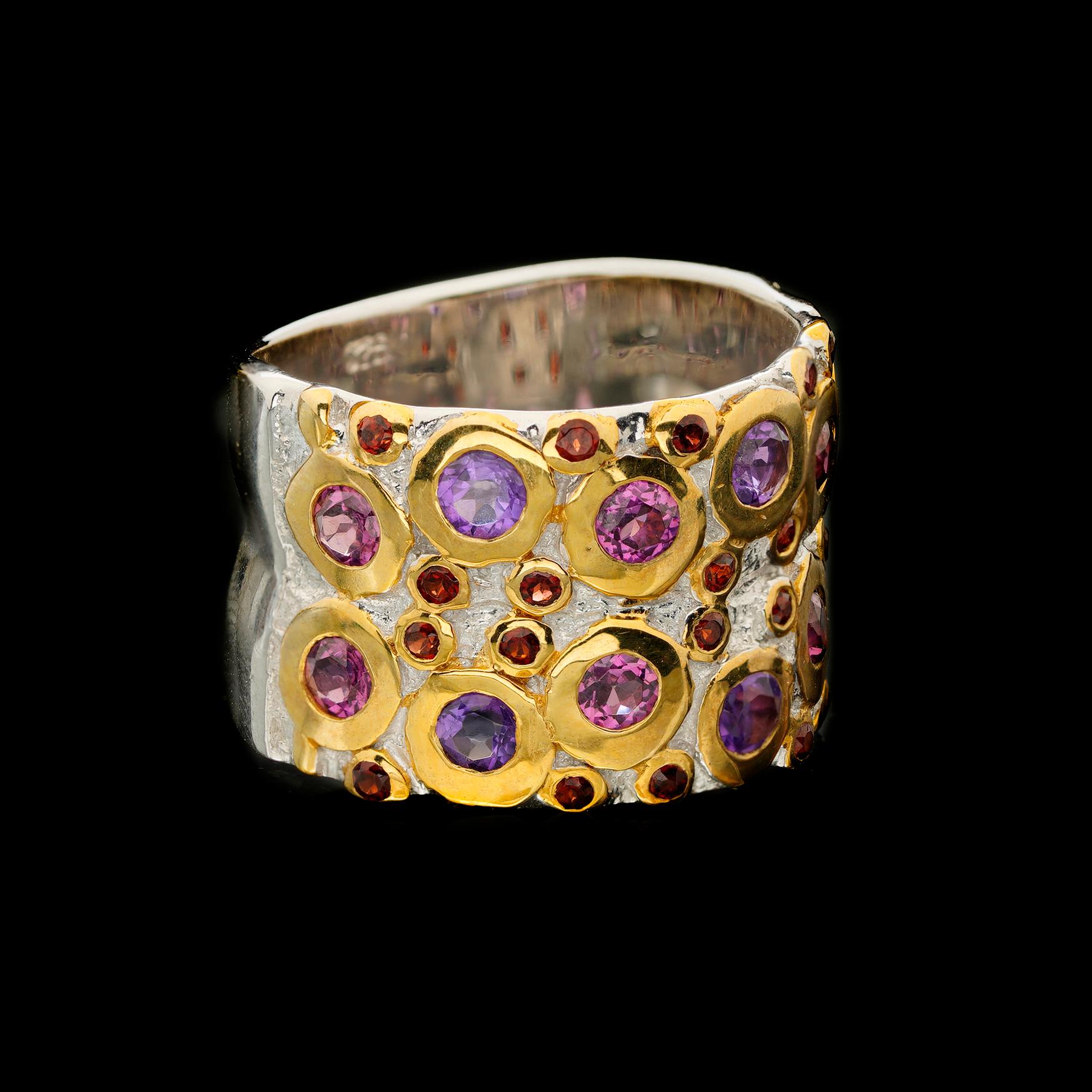 Amethyst-Rhodolith-Granat-Ring (Rundschliff) im Angebot