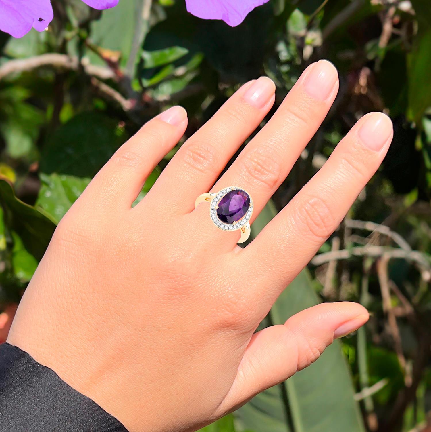 Contemporary Amethyst Ring Diamond Halo 4.40 Carats 14K Yellow Gold For Sale