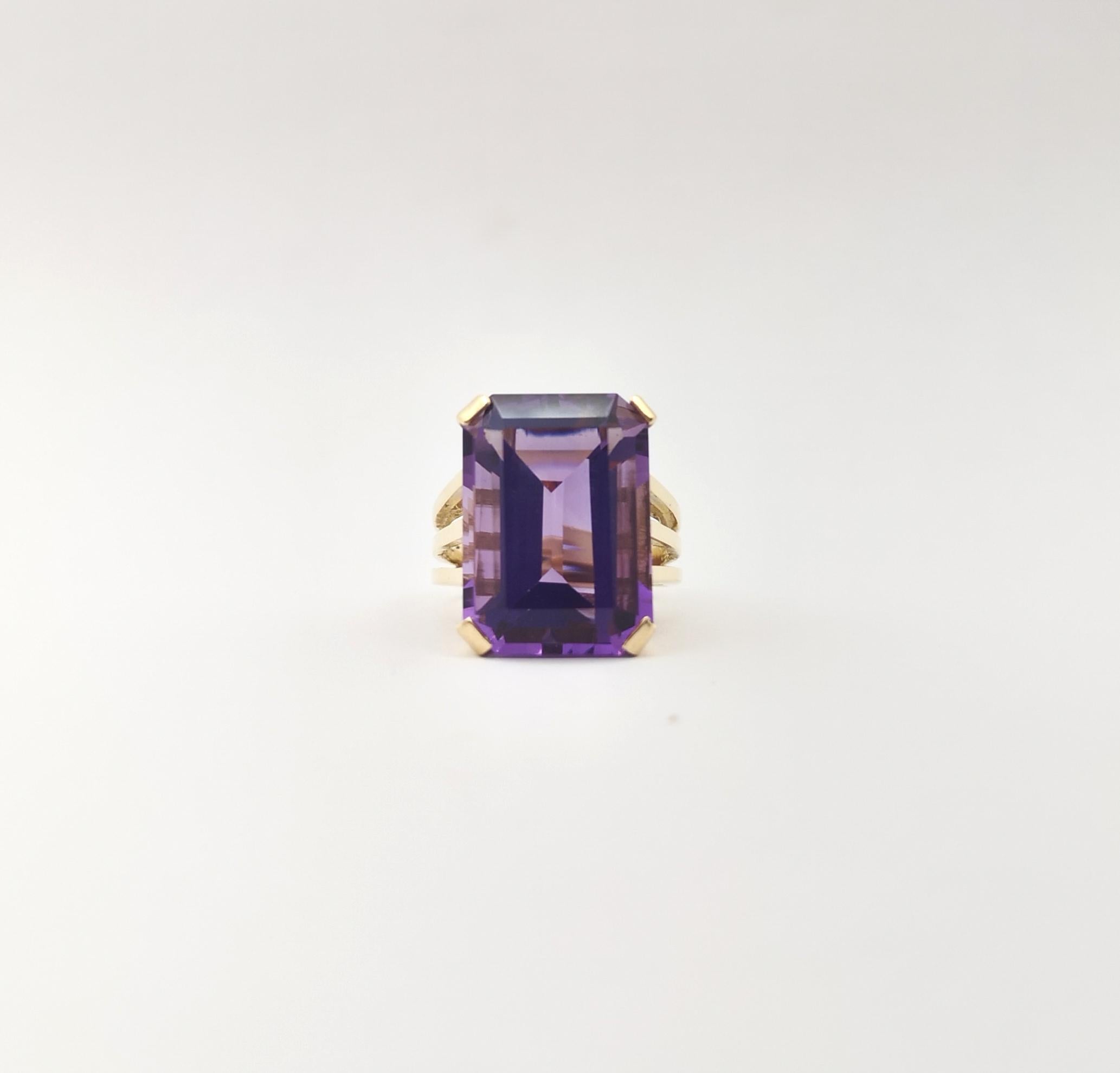 Anillo de amatista engastado en oro de 14 quilates en venta 1