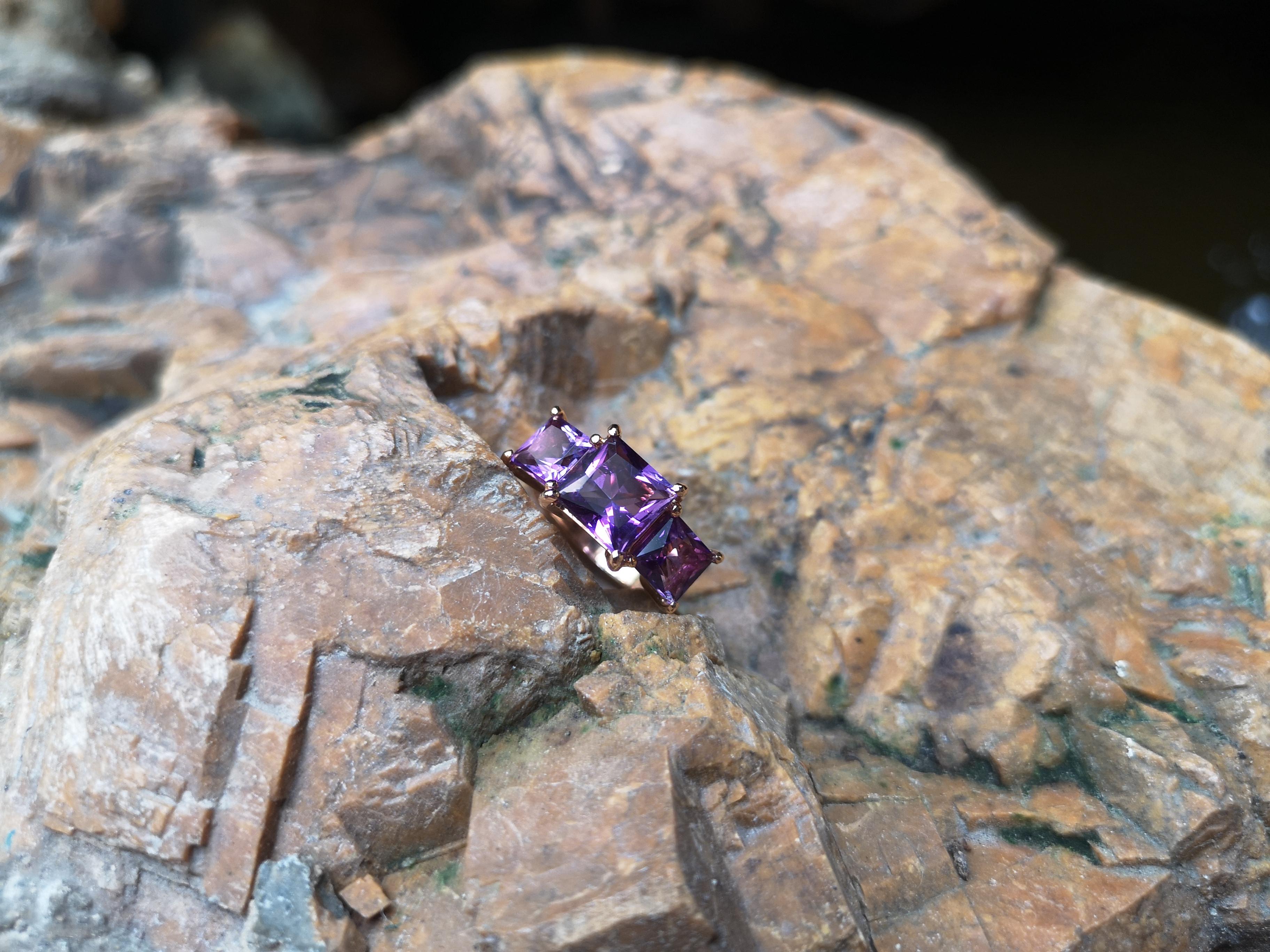 Anello con ametista e montatura in oro rosa 18 carati In condizioni Nuovo in vendita a Bangkok, TH