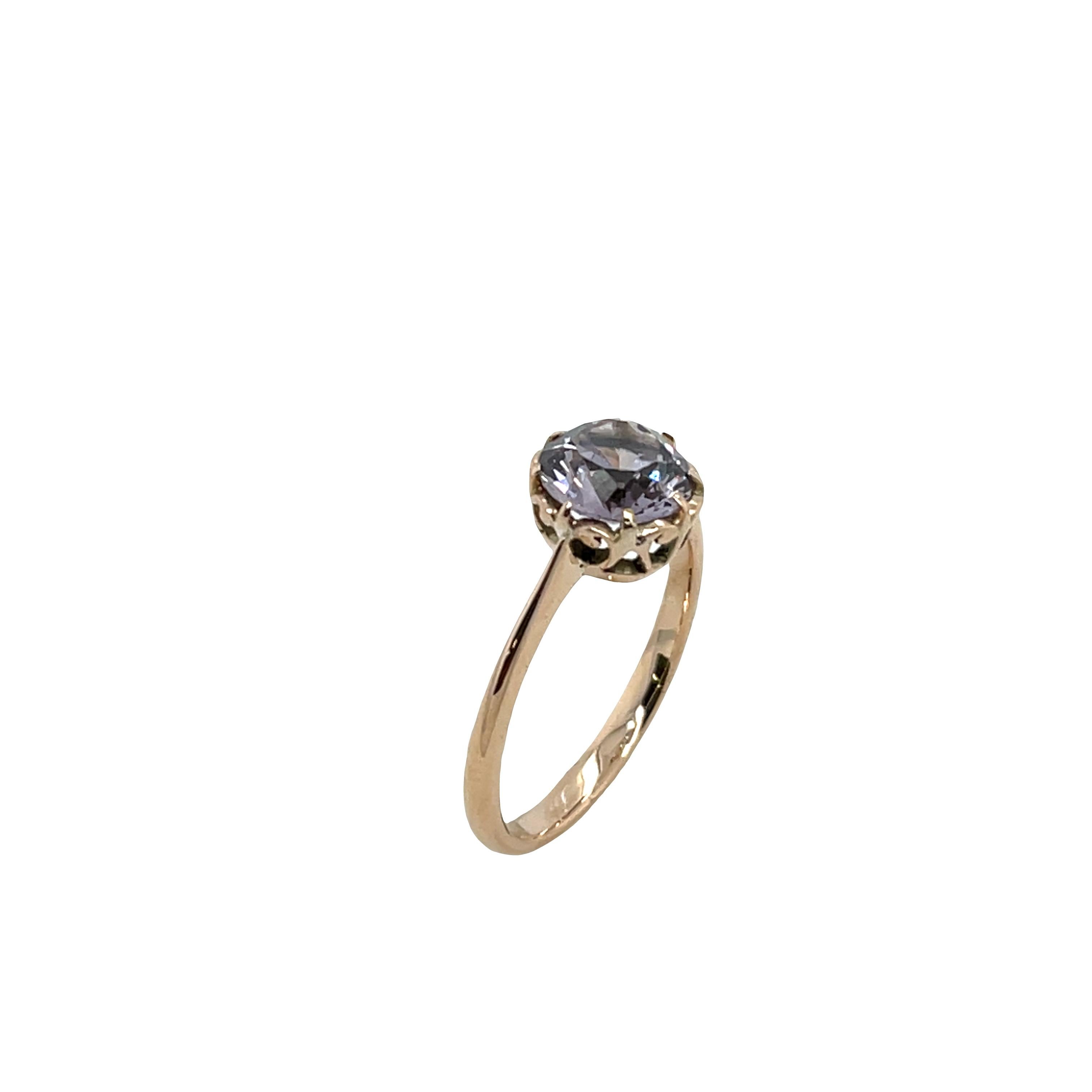 Anillo de amatista engastado en oro amarillo de 9 ct Primer corte en venta