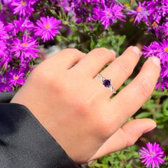Anello con ametista e diamanti 0,43 carati in oro giallo 9 carati