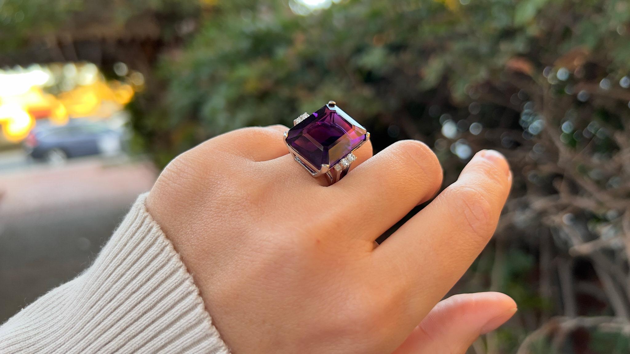 Women's or Men's Amethyst Ring With Diamonds 30.20 Carats 14K White Gold For Sale