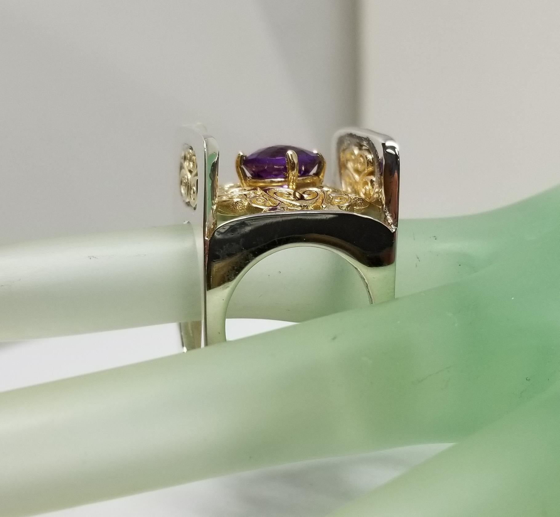 Amethyst Round 2.57 Carat with Diamonds 14 Karat Yellow Gold and Silver Gresha For Sale 1