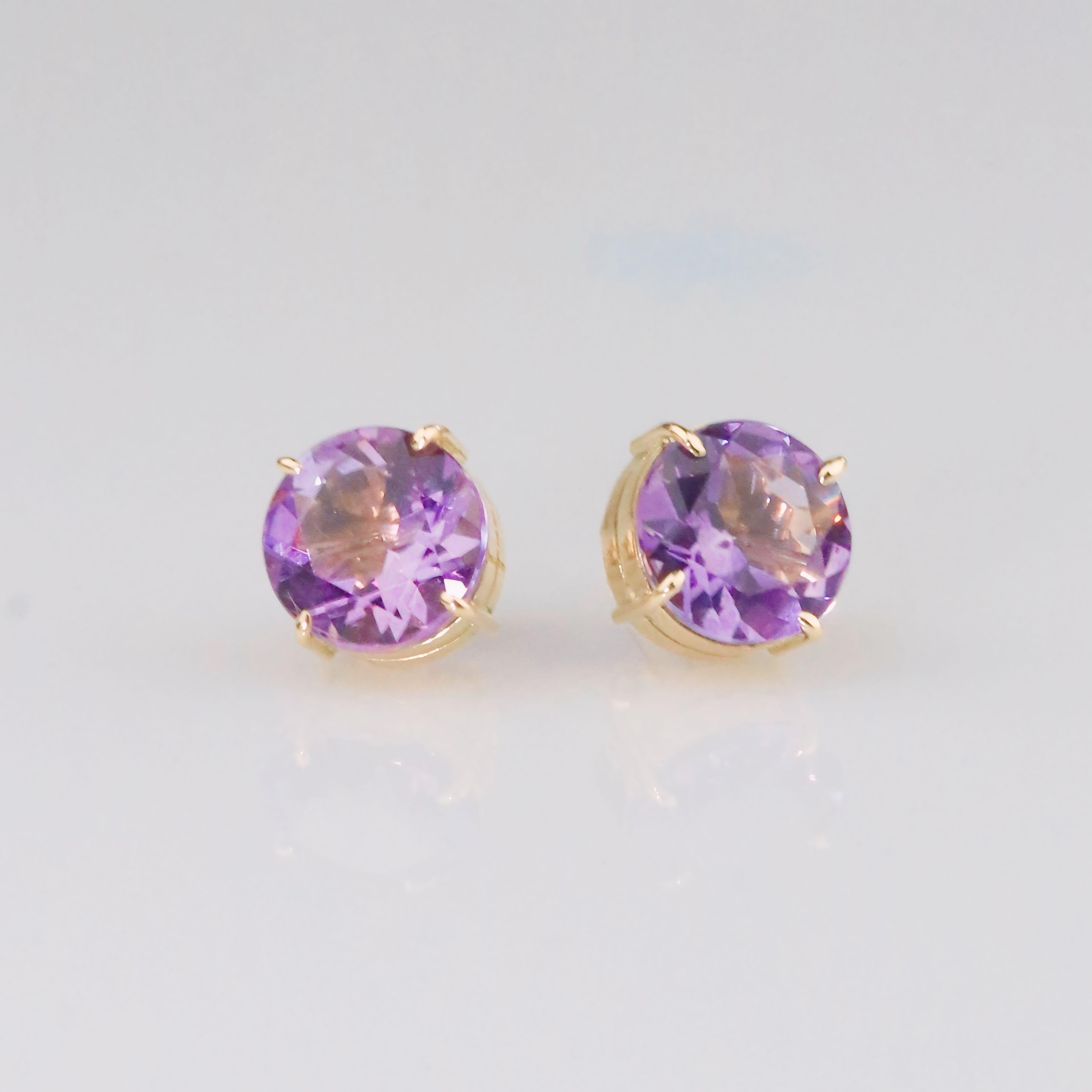 Amethyst Round Earrings  - 18K Solid Yellow Gold For Sale 3