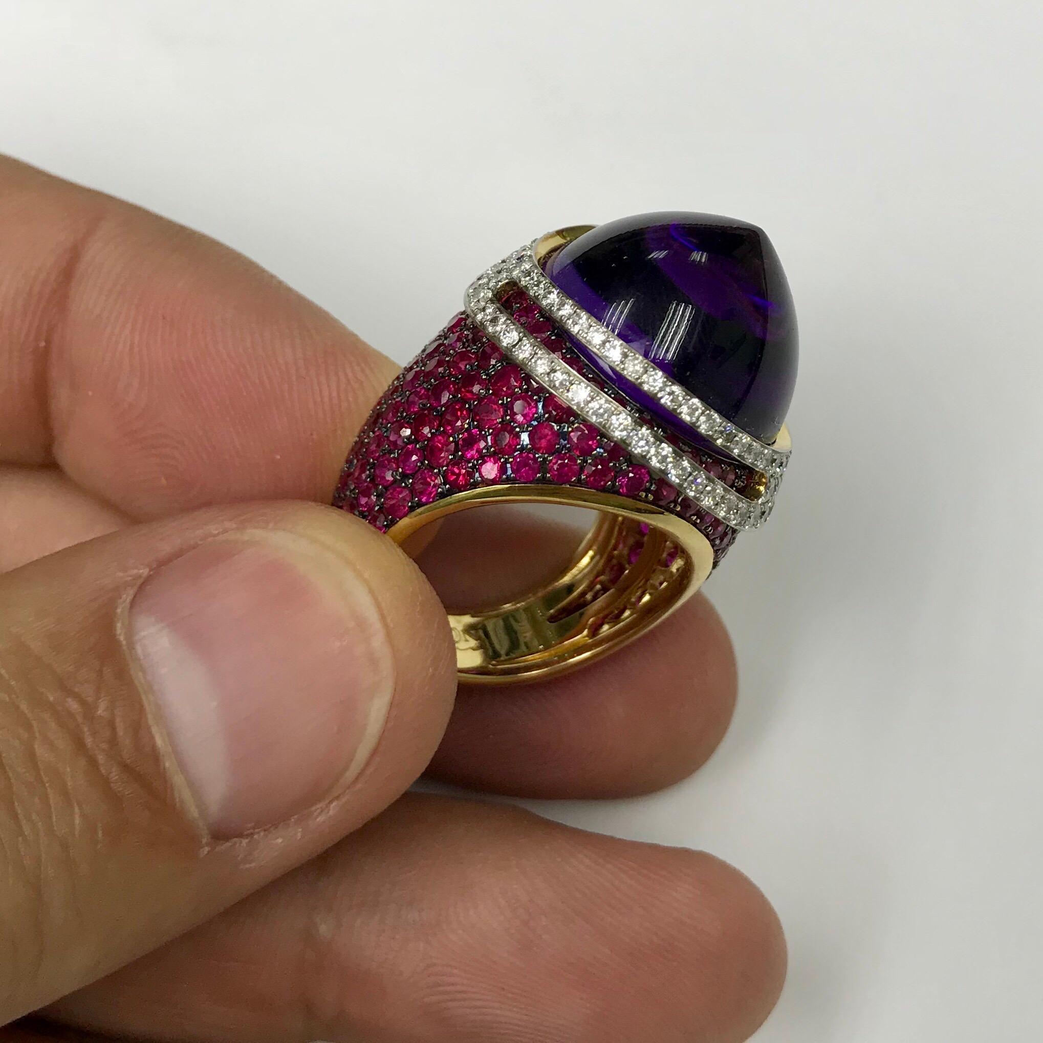 Contemporary Amethyst 20.85 Carat Ruby Diamond 18 Karat Yellow Gold Ring For Sale