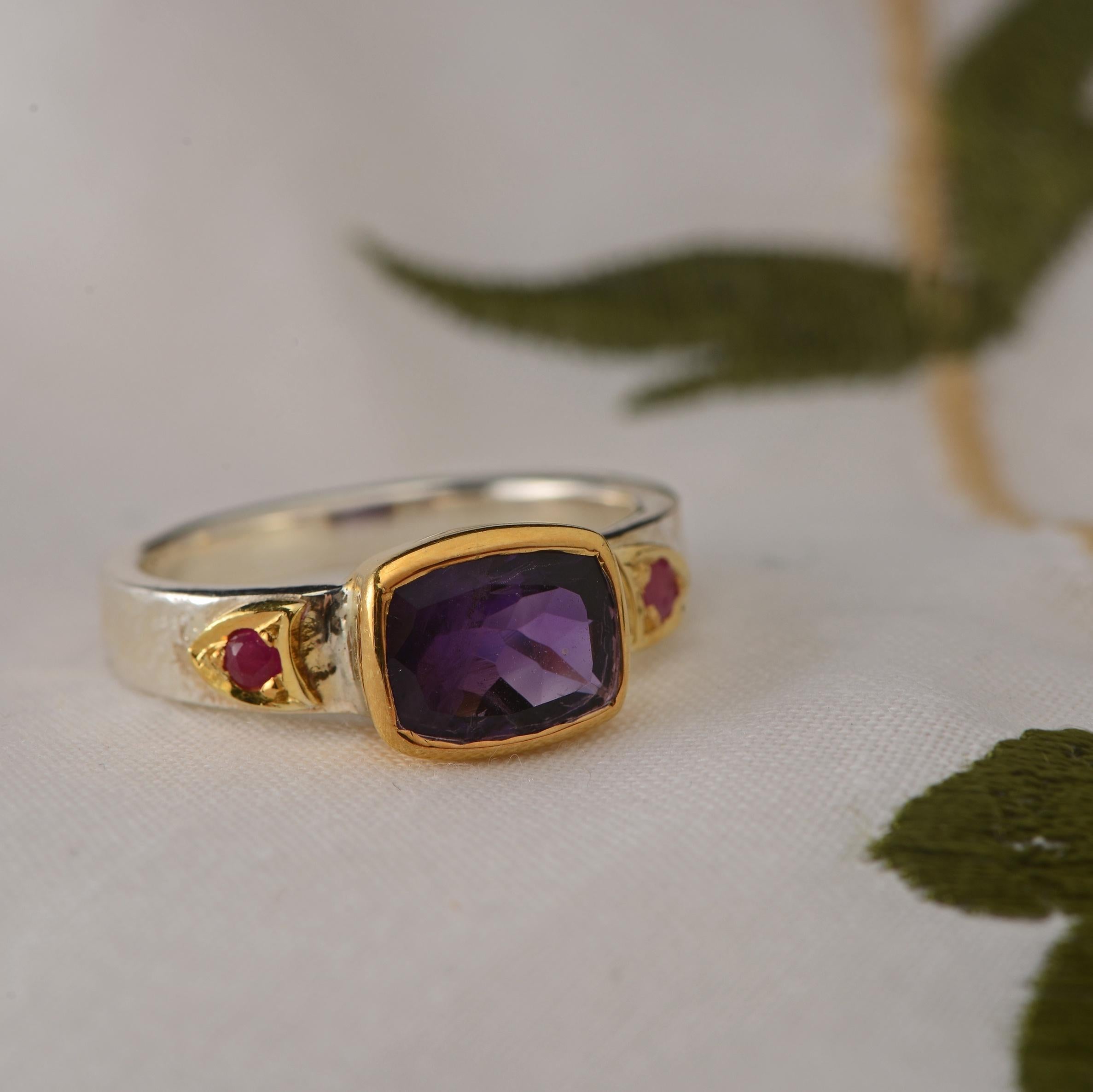 Amethyst Rubin Gold Platte Silber Ring (Smaragdschliff) im Angebot