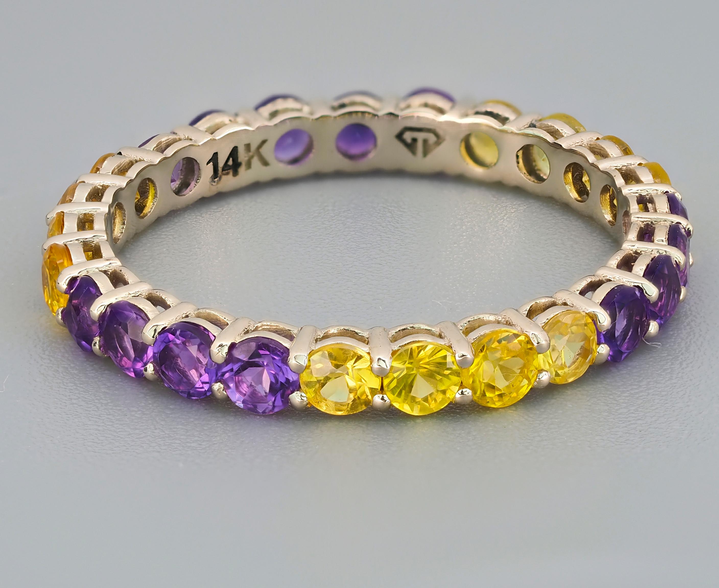 Amethyst, Saphir Ewigkeitsring Band. 
14k Gold Unendlichkeitsring. Zwei Farbe Edelsteine ganze Ewigkeit Ring. Stapelbarer Ewigkeitsring. Zwei Seiten Ring.

Metall: 14k Gold
Gewicht: 1,5 g. abhängig von der Größe.

Mit Saphiren besetzt
Runde Form,