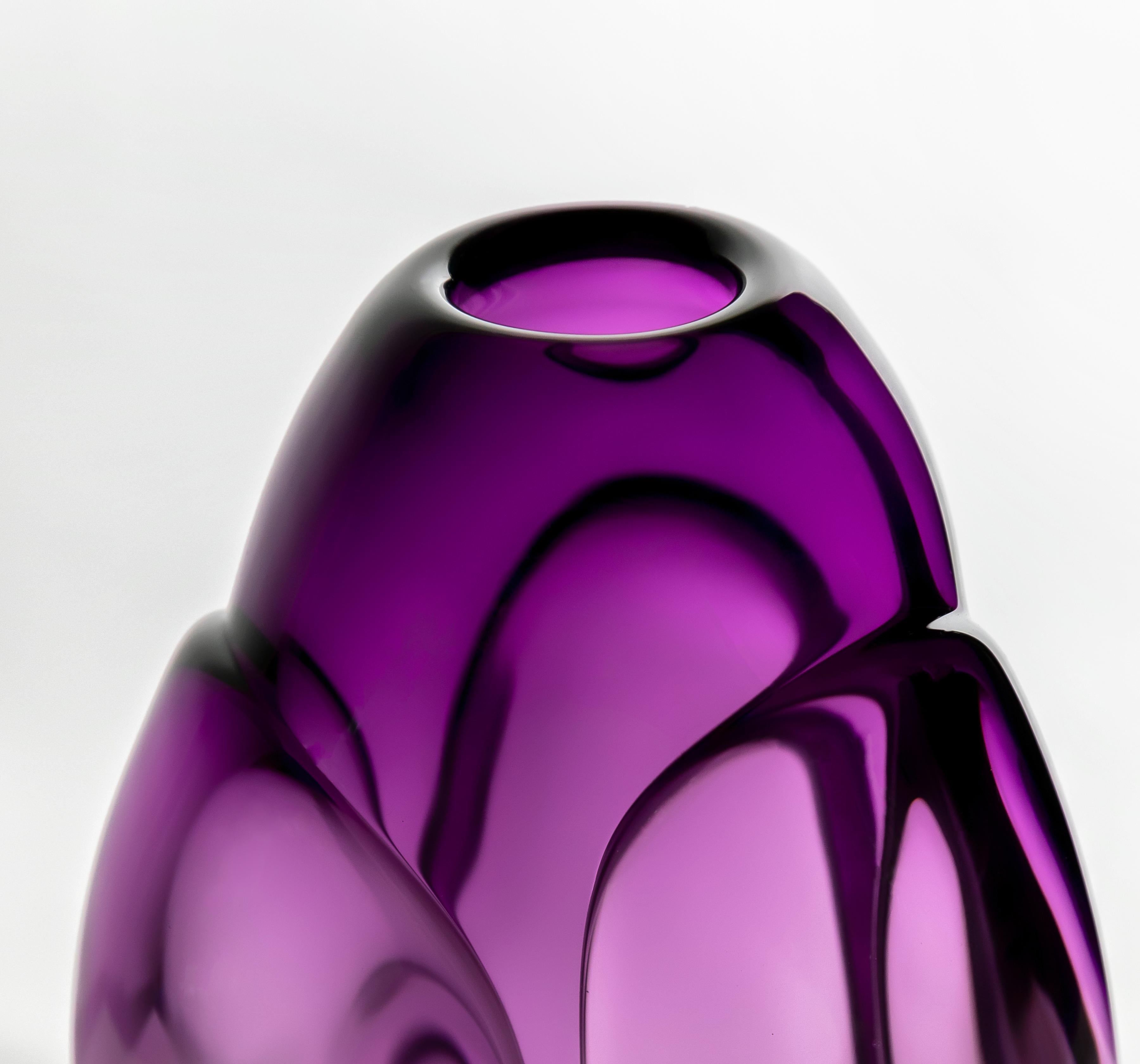 Mid-Century Modern Amethyst Purple Scarab Hand Blown Glass Vase by Siemon & Salazar - Available Now