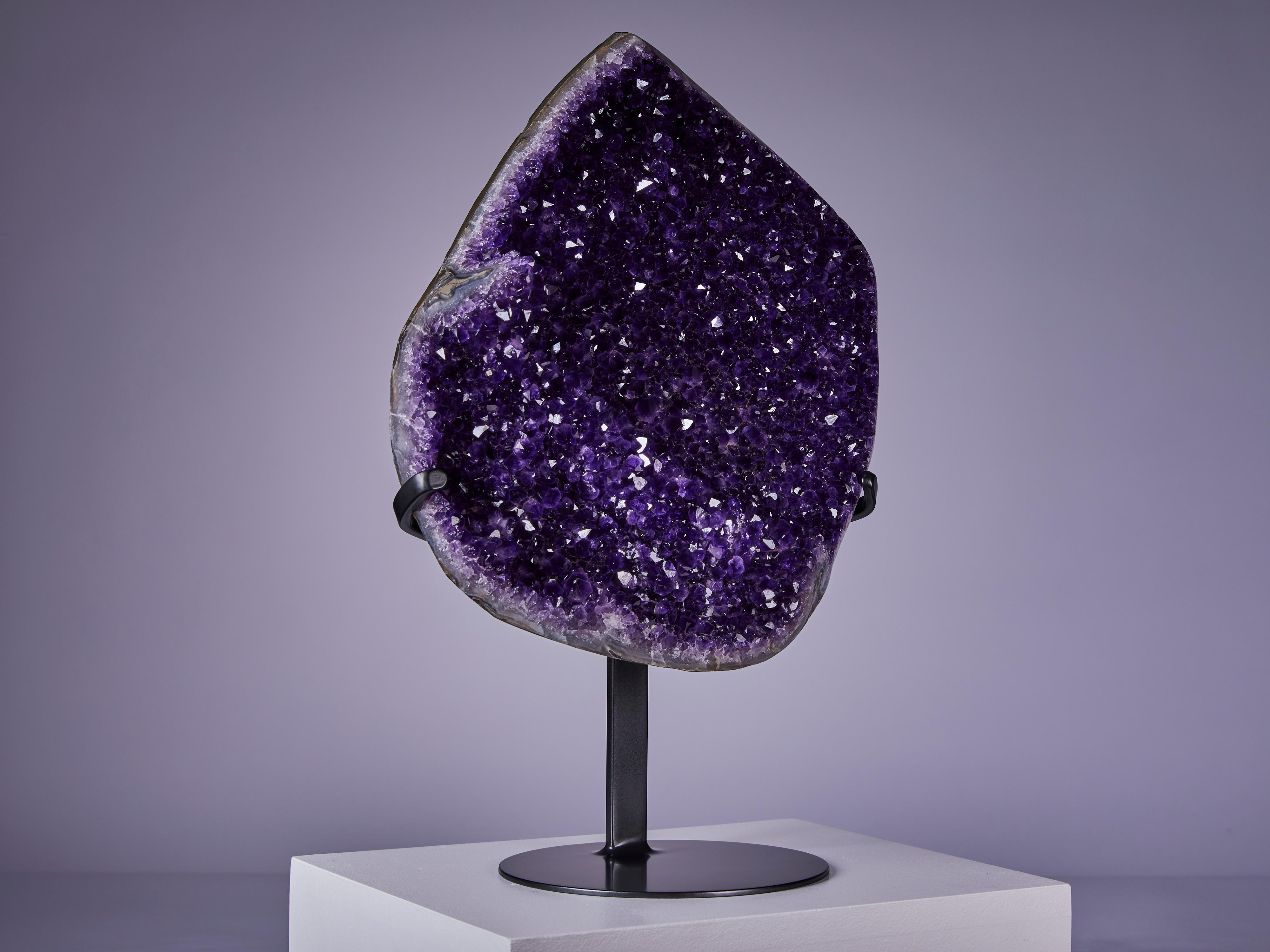 Amethyst shell-like geode In Excellent Condition For Sale In London, GB