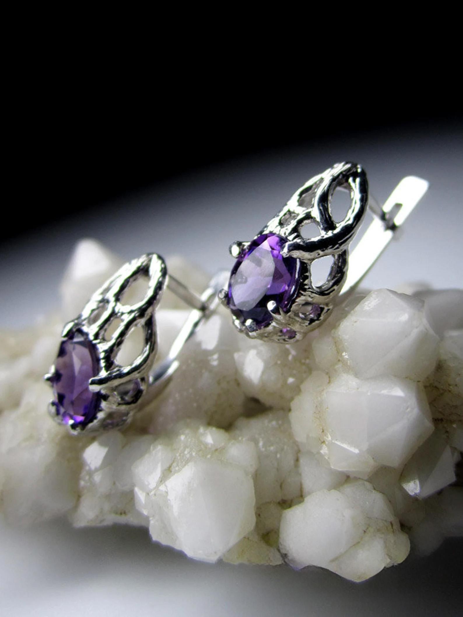 Orecchini d'argento di ametista Nature Viola Gemma Unisex Jewell in vendita 4