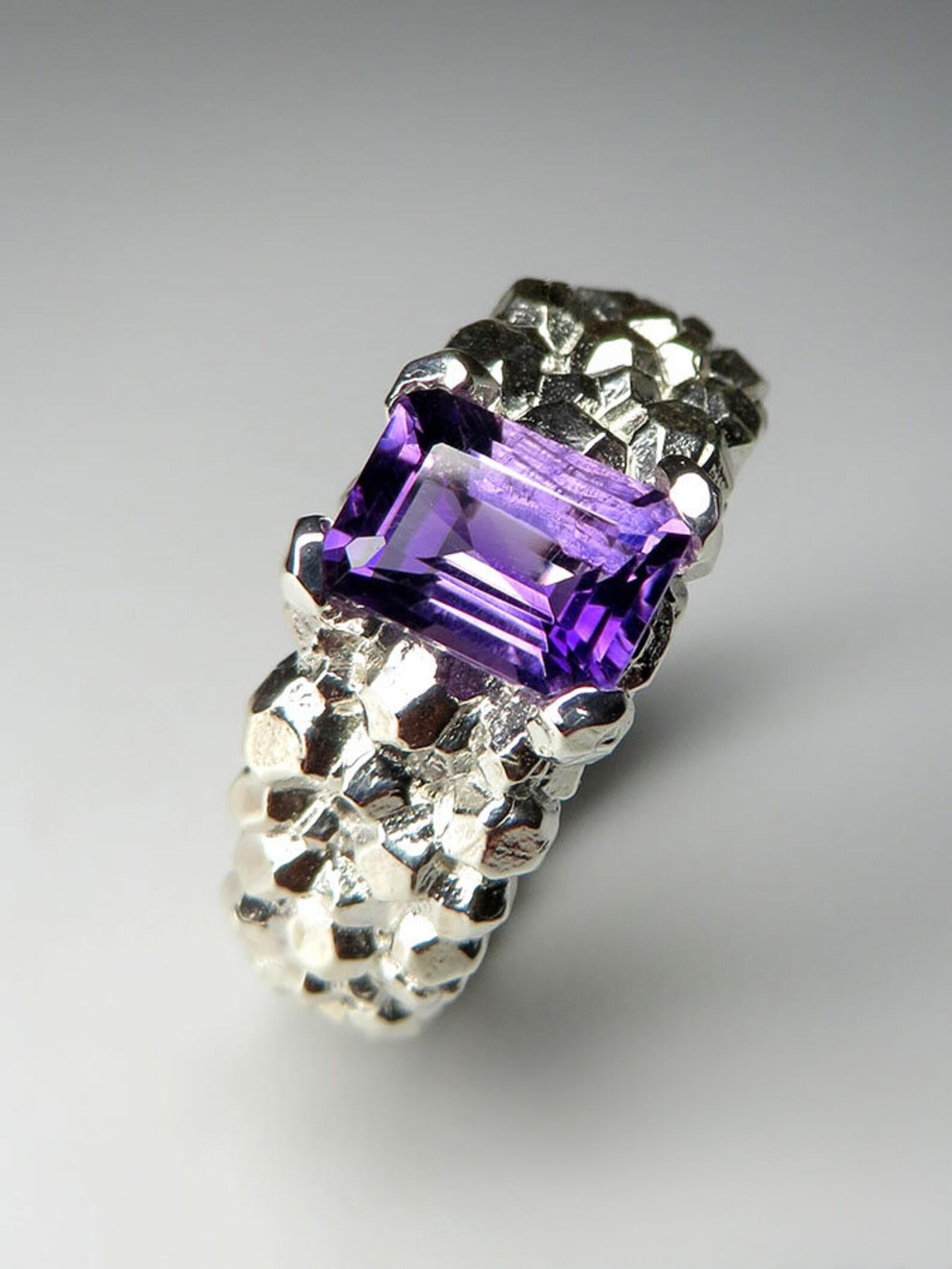 Amethyst Silver Ring Natural Violet Purple Fine Quality Fine Magic Gemstone In New Condition For Sale In Berlin, DE