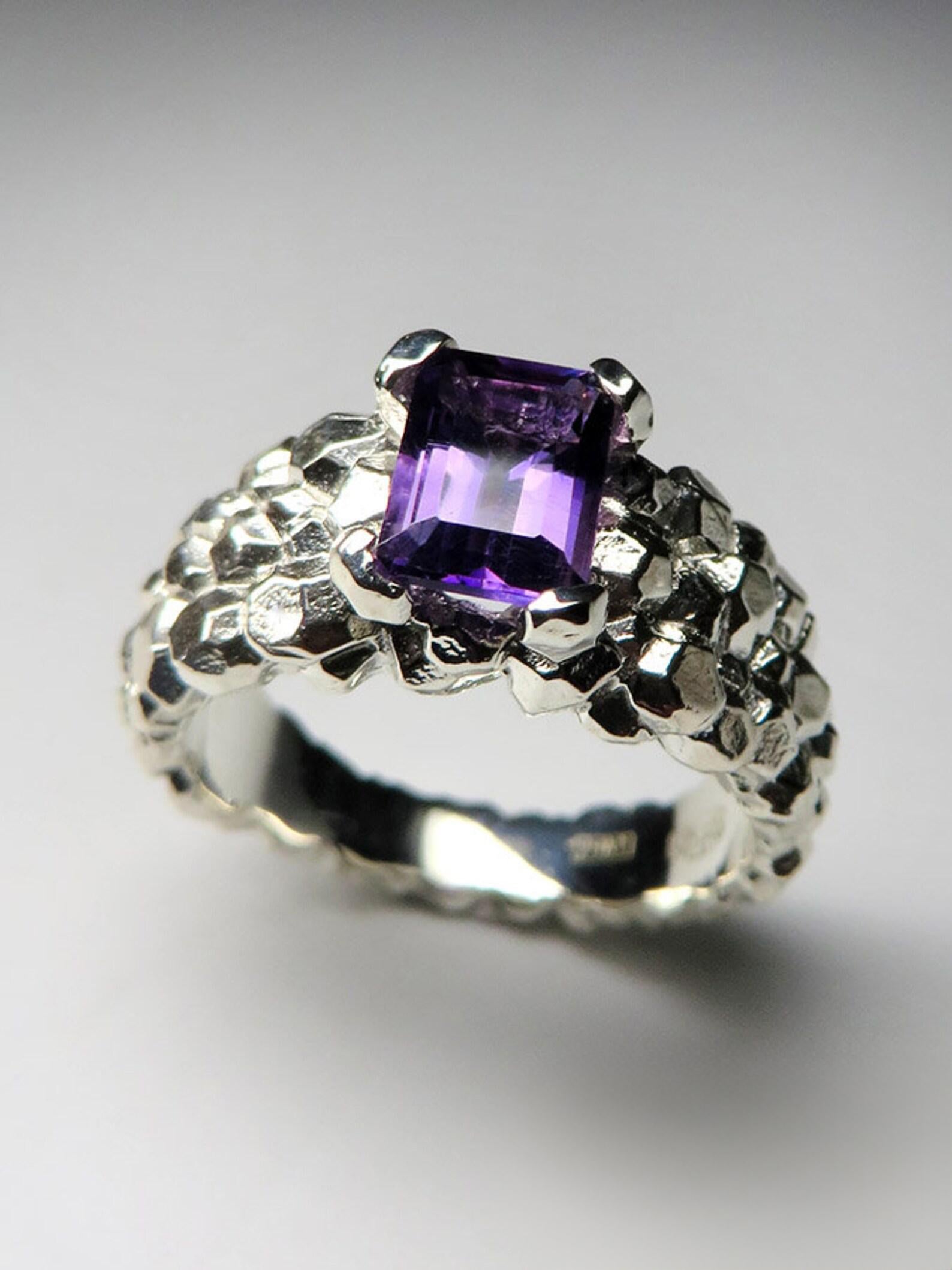 Anello d'argento con ametista, viola naturale, di qualità fine e magica, regalo in stile vintage in vendita 2