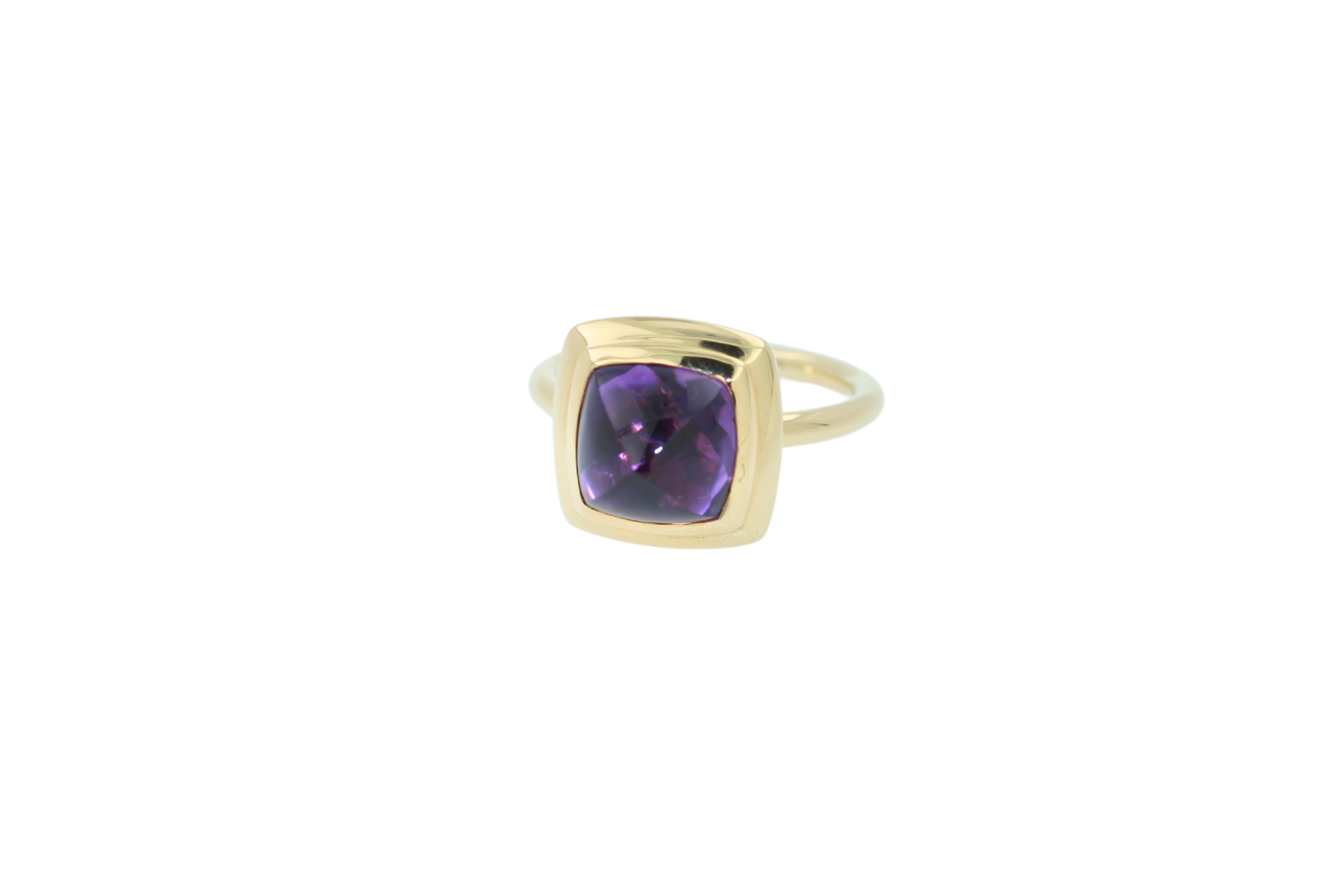 Amethyst Sugarloaf Cabochon Mountain Pyramid Cone Cocktail 18K Yellow Gold Ring For Sale 1
