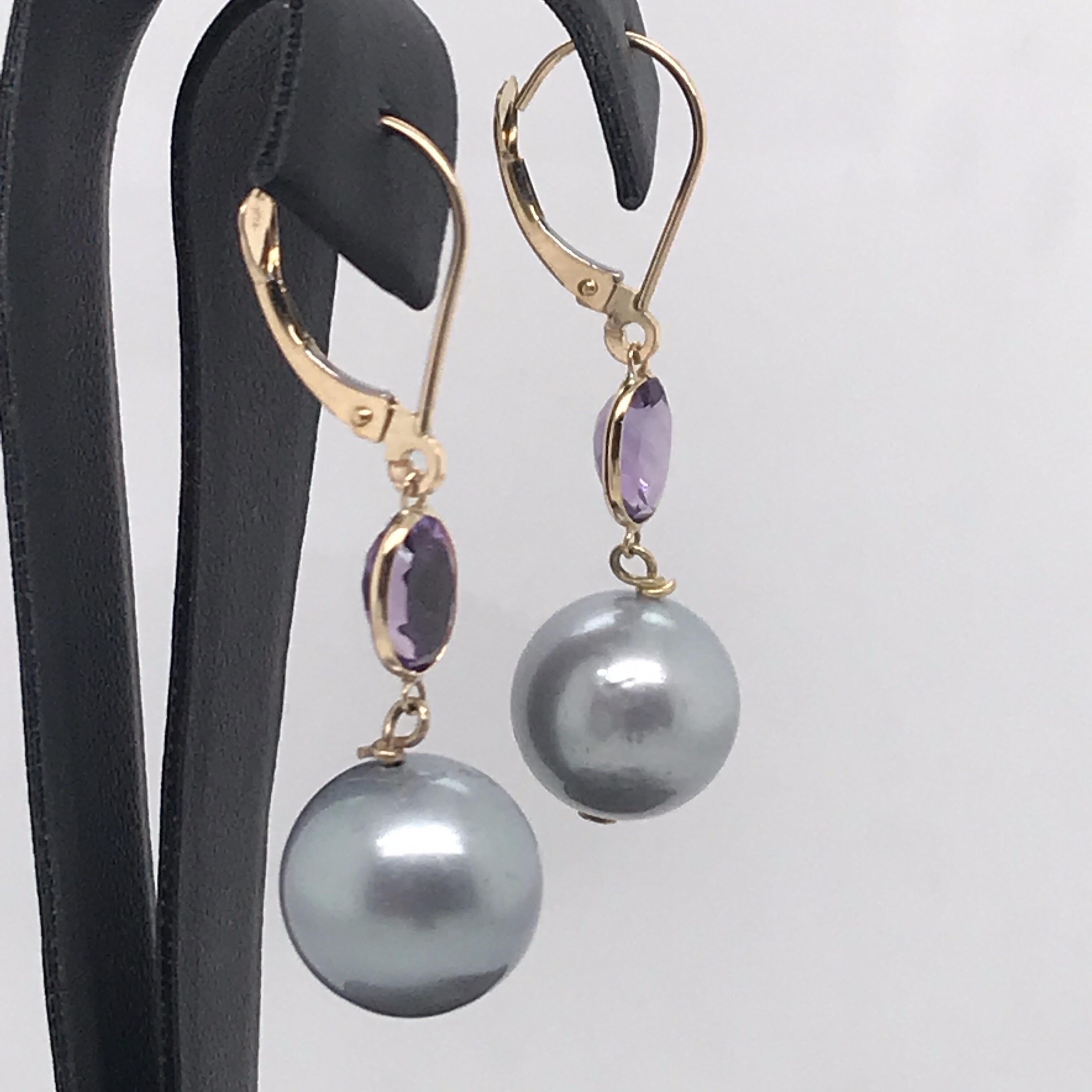Amethyst Tahitian Pearl Drop Earrings 14 Karat Yellow Gold In New Condition For Sale In New York, NY