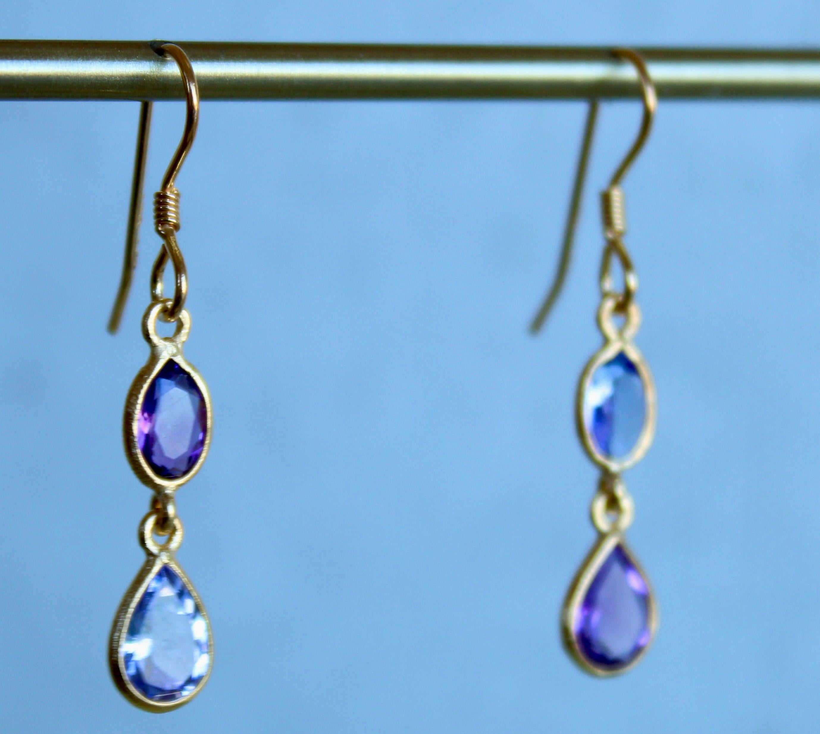 Amethyst & Tanzanite Two Stone Asymmetrical 14K Gold French Wire Dangle Earrings In New Condition For Sale In Amagansett, NY