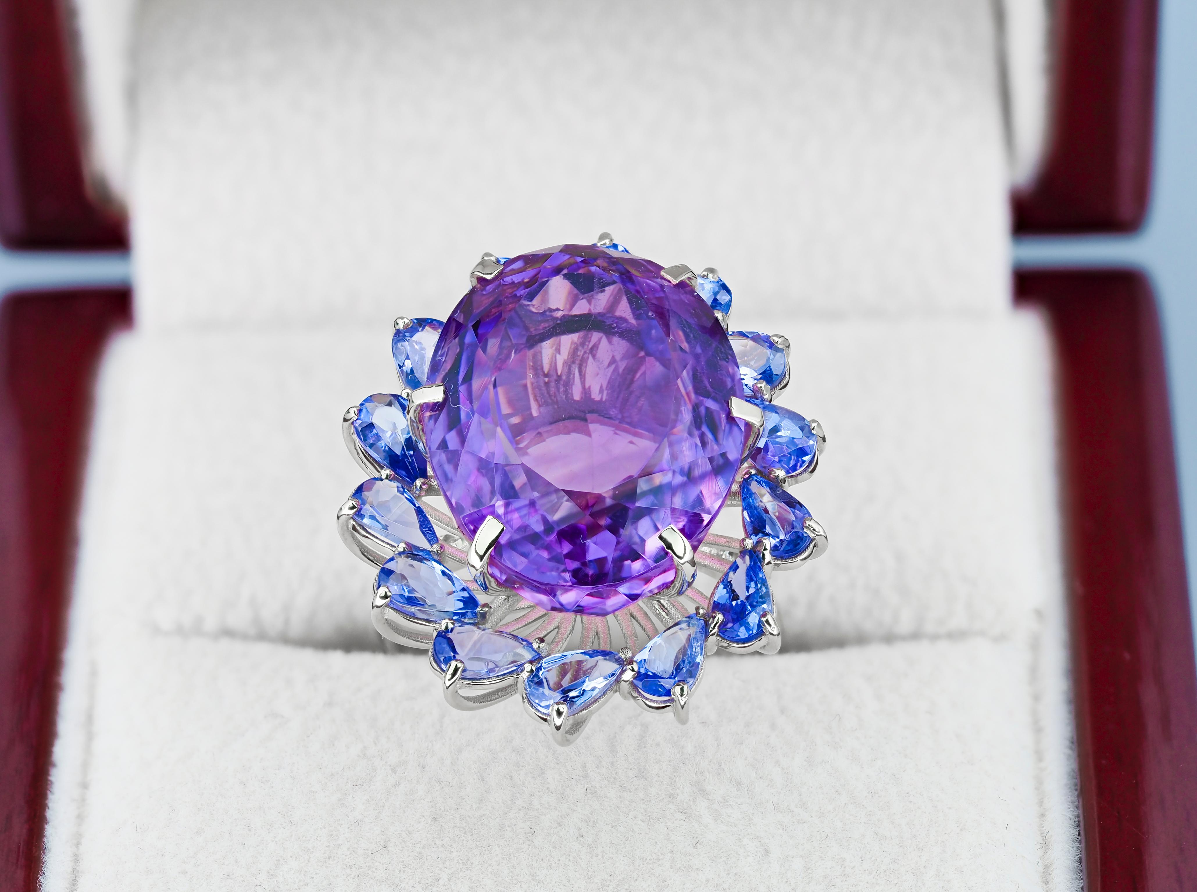 Amethyst, tanzanites 14k gold ring. Oval amethyst ring.  In New Condition In Istanbul, TR