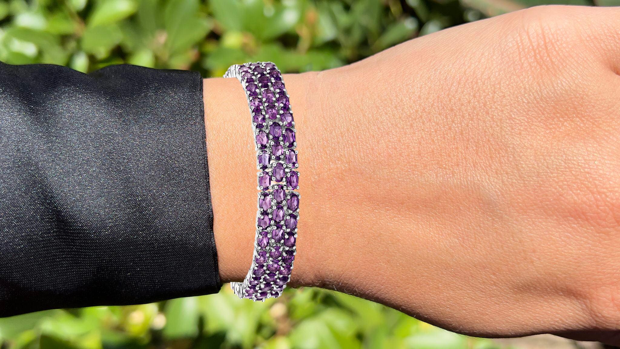 It comes with the Gemological Appraisal by GIA GG/AJP
All gemstones are natural
104 Amethysts = 18.60 Carats
Metal: Rhodium Plated Sterling Silver
Length: 7 Inches
*It can be shortened upon request