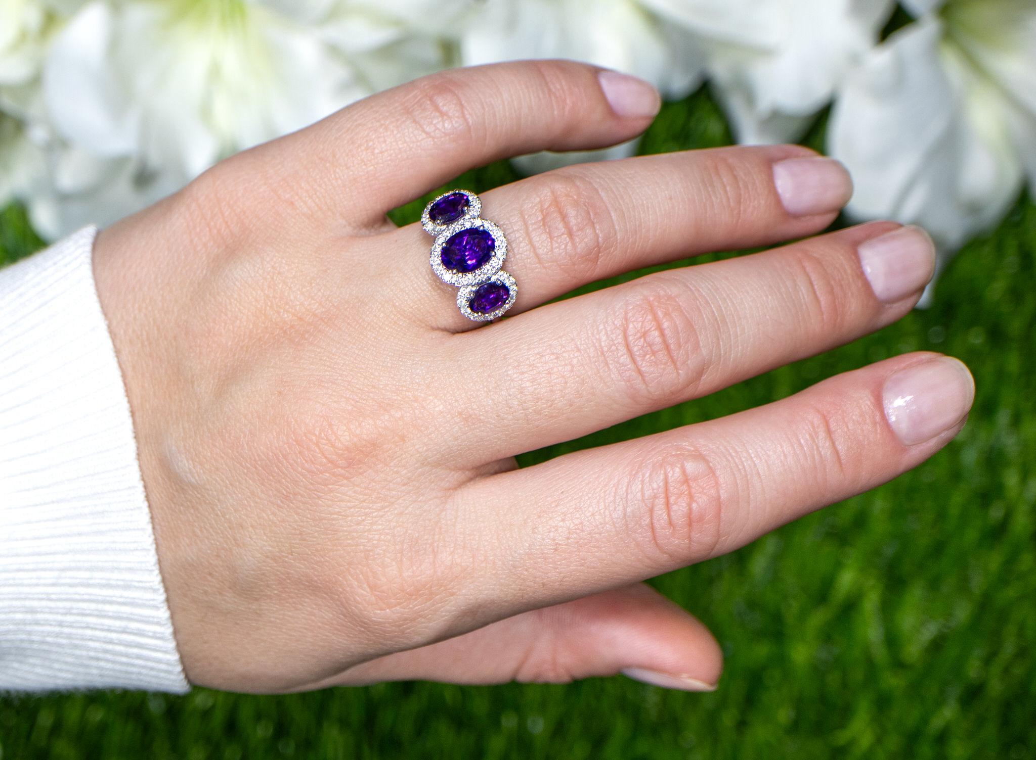 Contemporary Amethyst Three Stone Ring Diamond Setting 2.48 Carats 18K Gold For Sale
