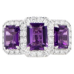 Anillo Amatista Tres Piedras Engaste Diamante 3,92 Quilates Oro 18K