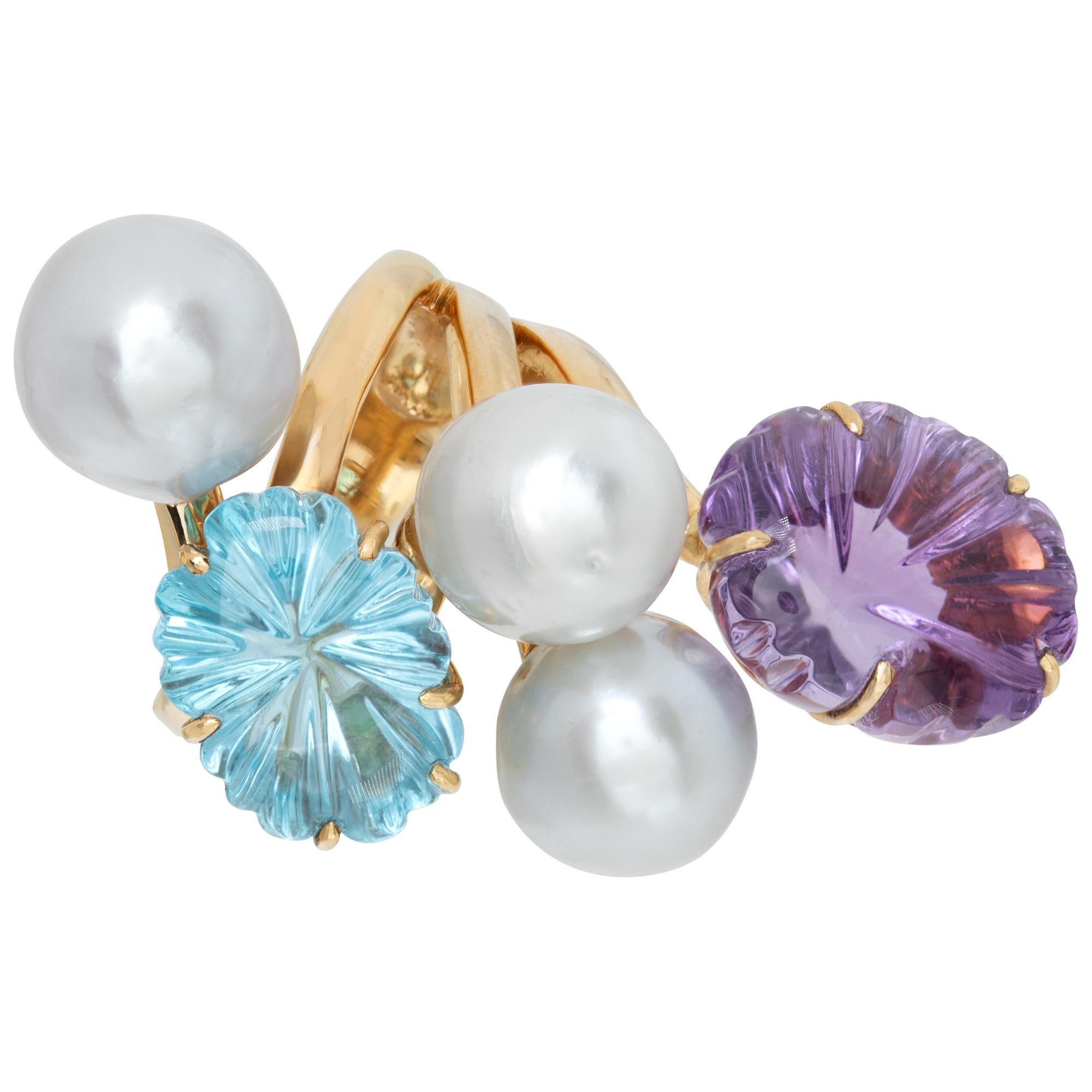 Amethyst & Topaz 18K yellow gold ring with three South Sea Pearls In Excellent Condition For Sale In Surfside, FL
