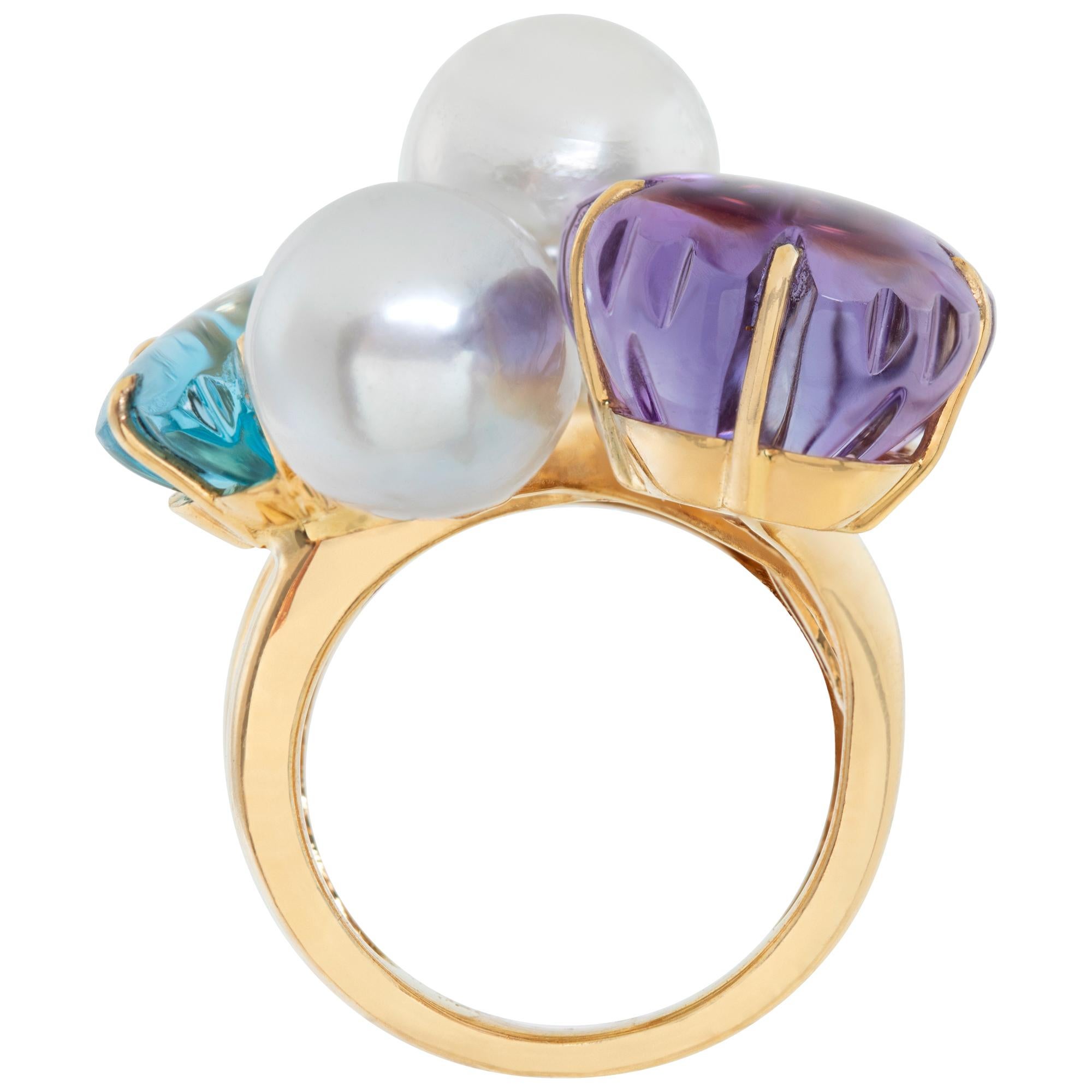 Women's or Men's Amethyst & Topaz 18K yellow gold ring with three South Sea Pearls For Sale
