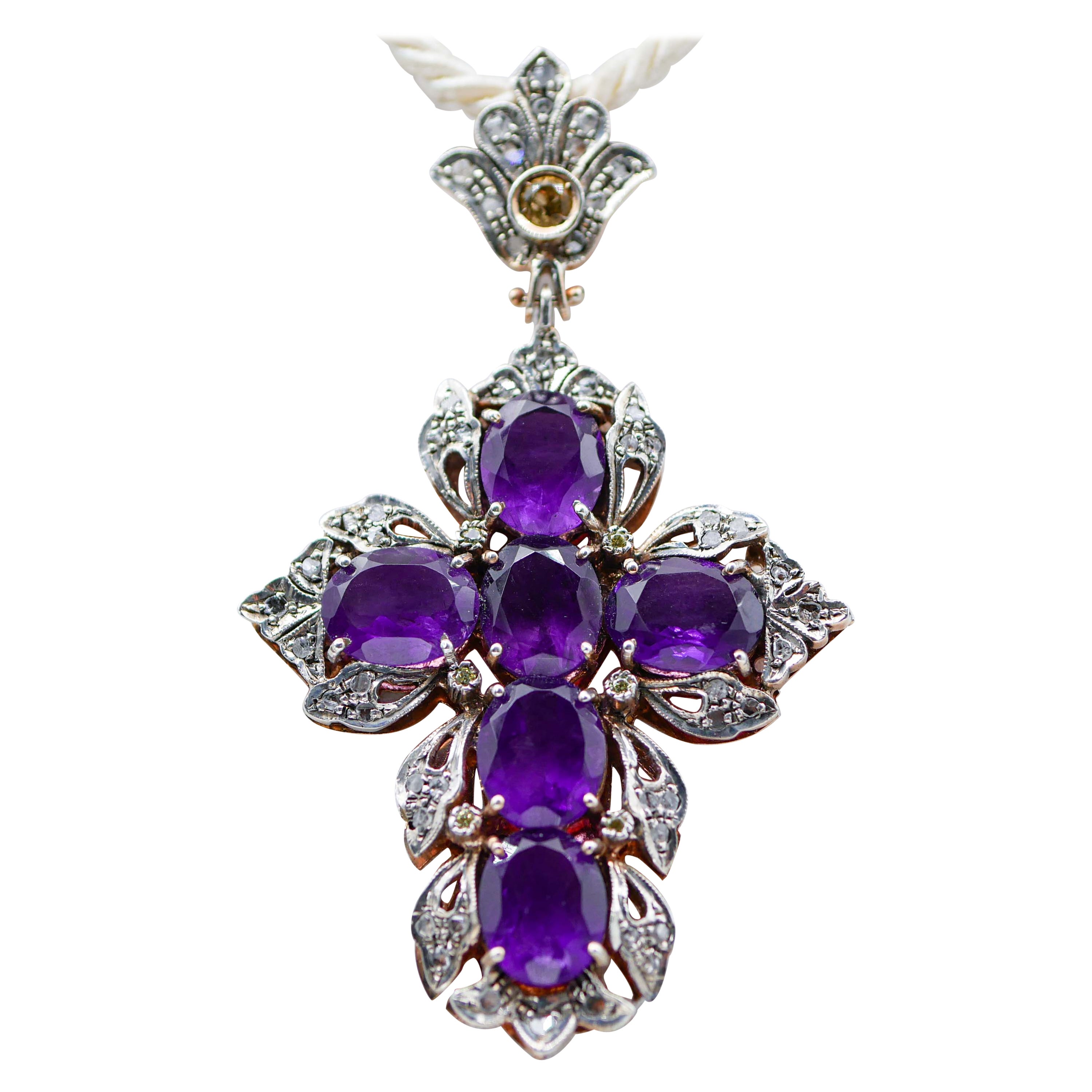Halskette mit Kreuzanhänger aus Roségold mit Amethyst, Topas, Diamanten, Roségold und Silber