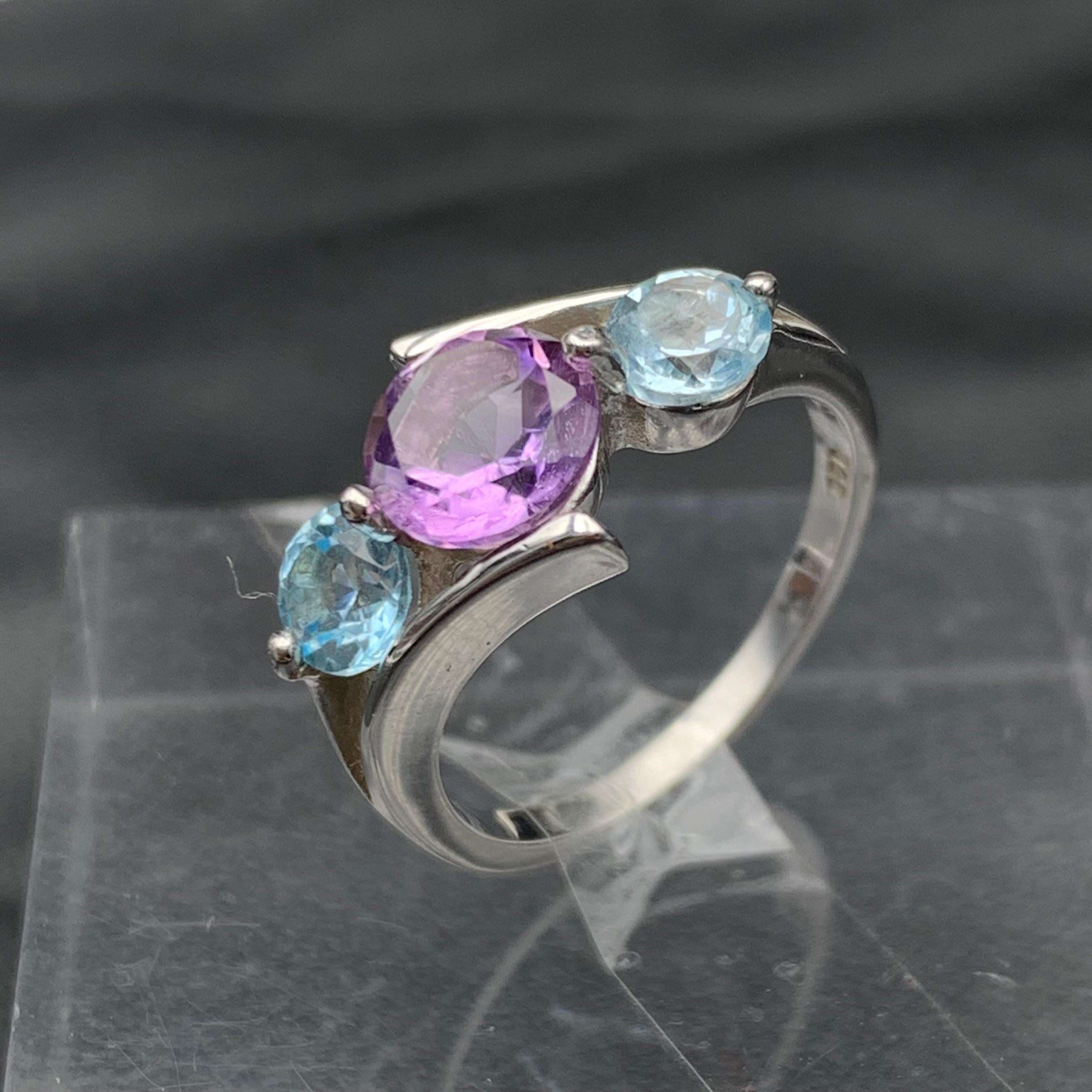 Anello di ametista e topazio 925 in argento sterling fatto a mano con gemme rotonde viola e blu cielo in vendita 5