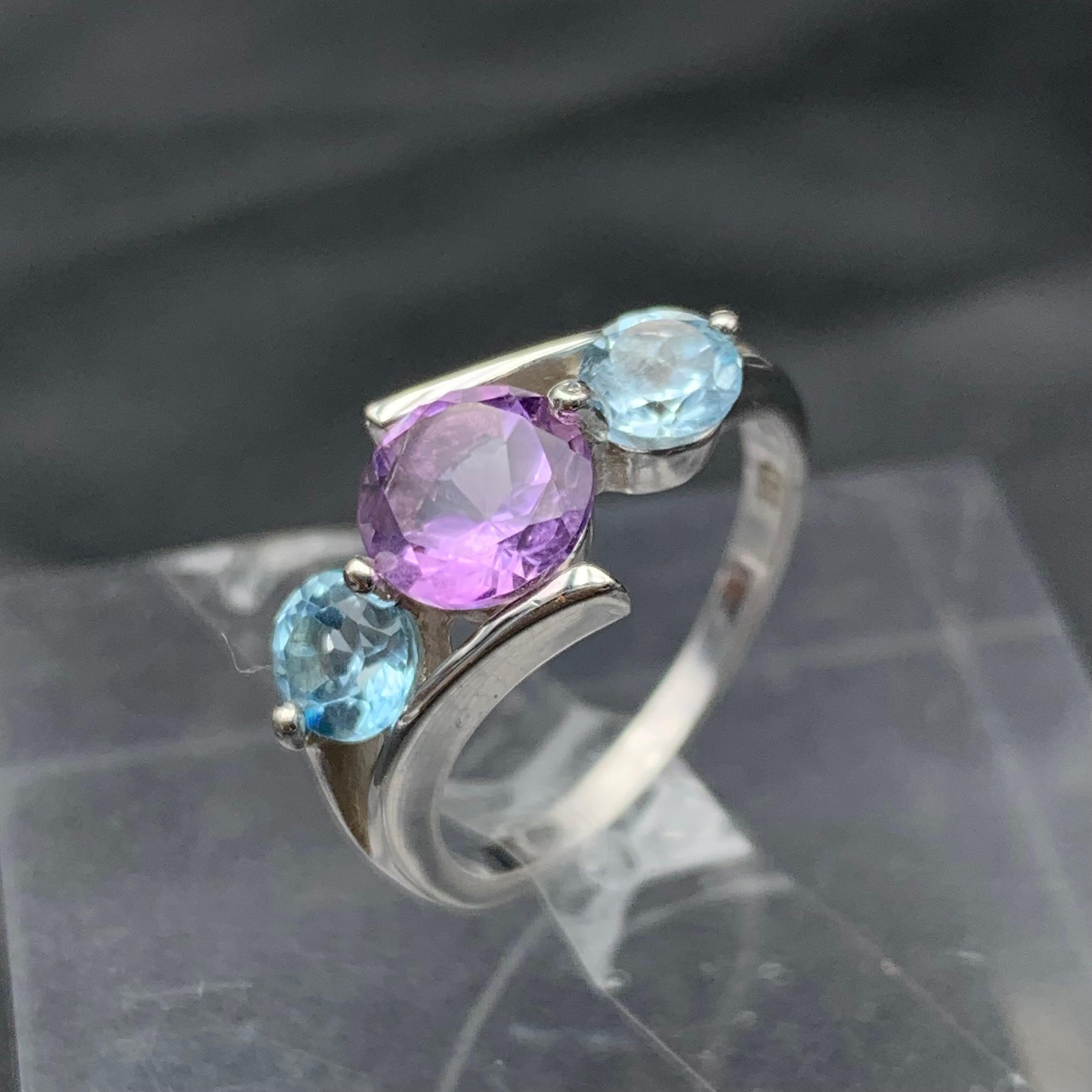 Anello di ametista e topazio 925 in argento sterling fatto a mano con gemme rotonde viola e blu cielo in vendita 8