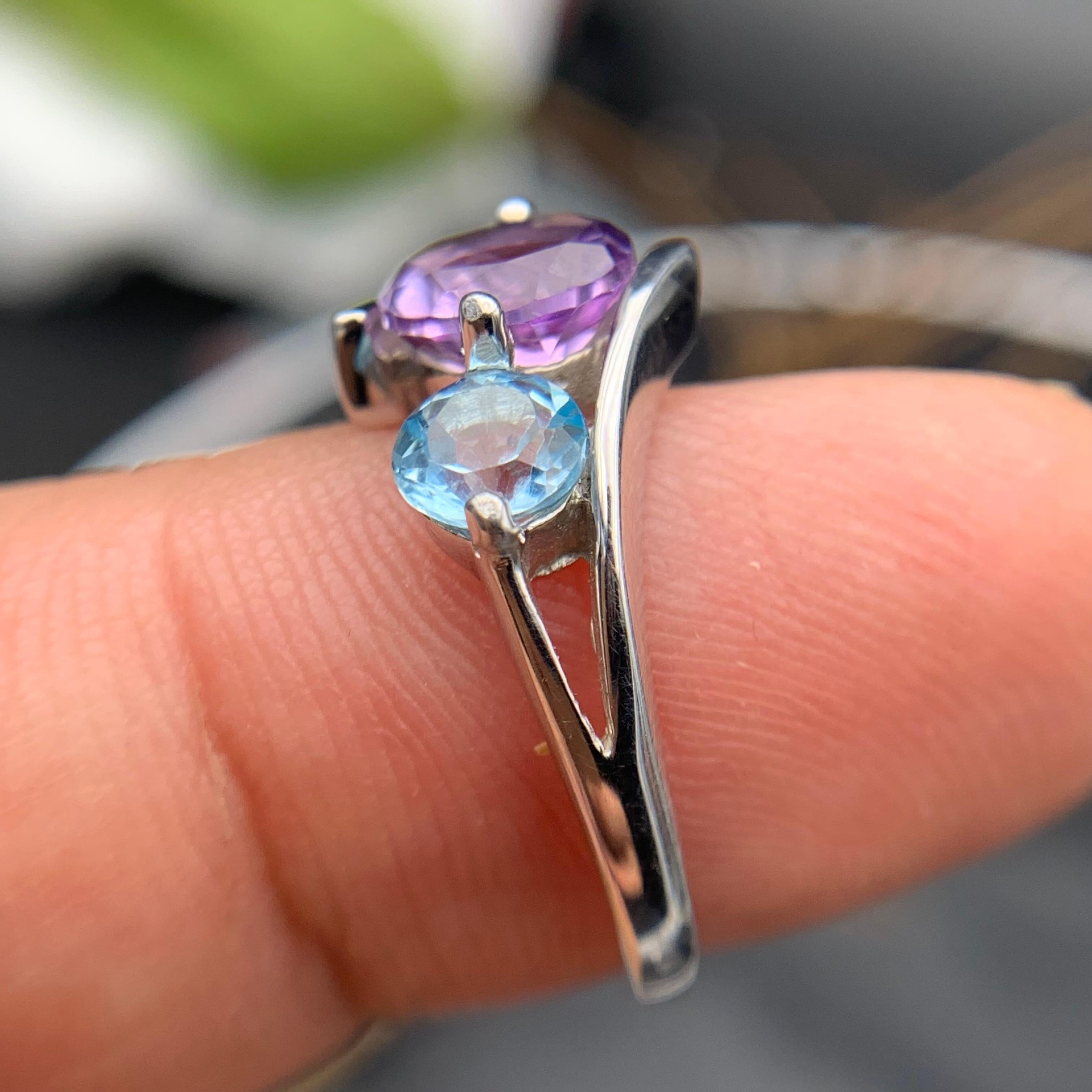 Donna Anello di ametista e topazio 925 in argento sterling fatto a mano con gemme rotonde viola e blu cielo in vendita