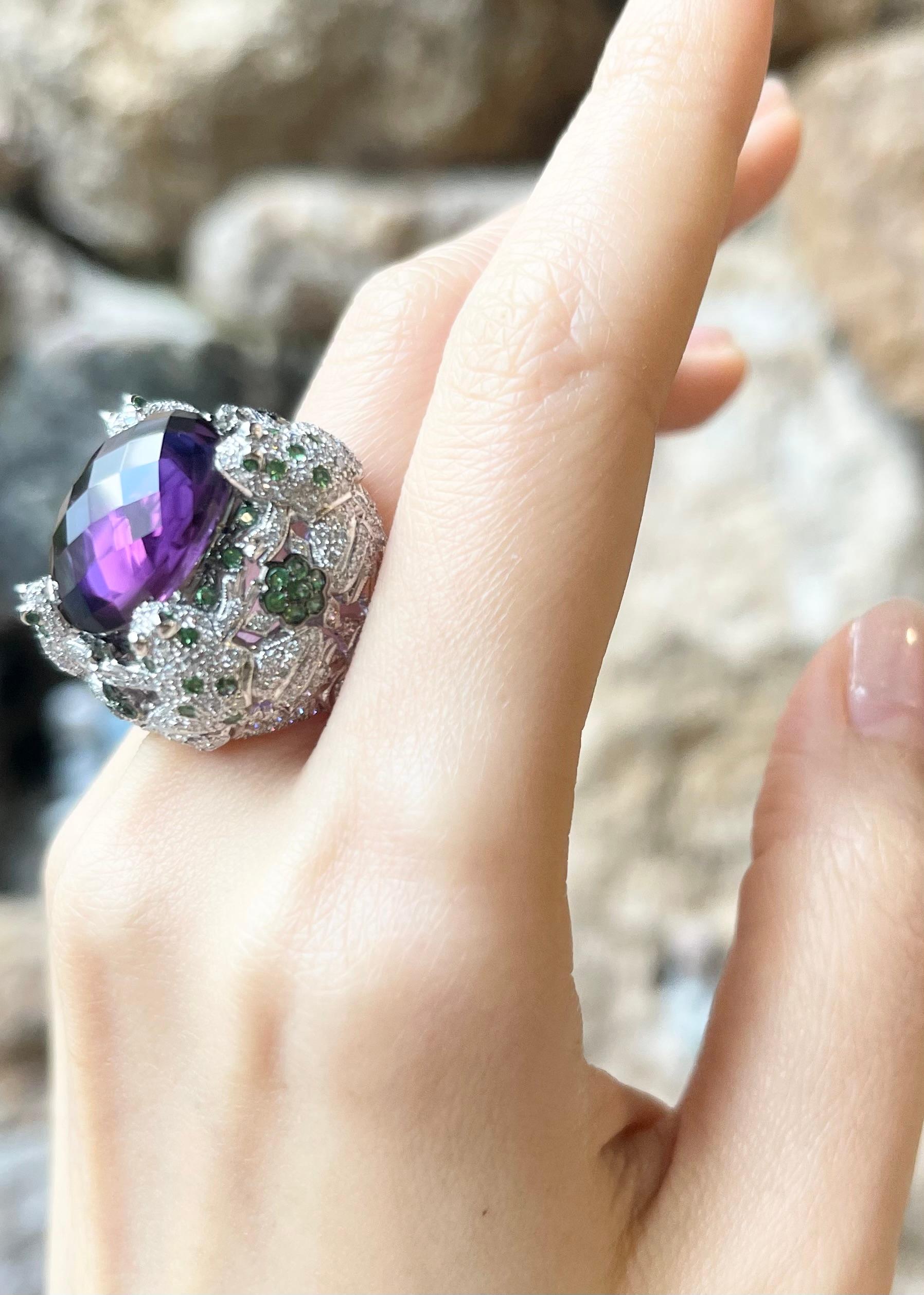 Amethyst, Tsavorite and Diamond Ring set in 18K White Gold Settings In New Condition For Sale In Bangkok, TH