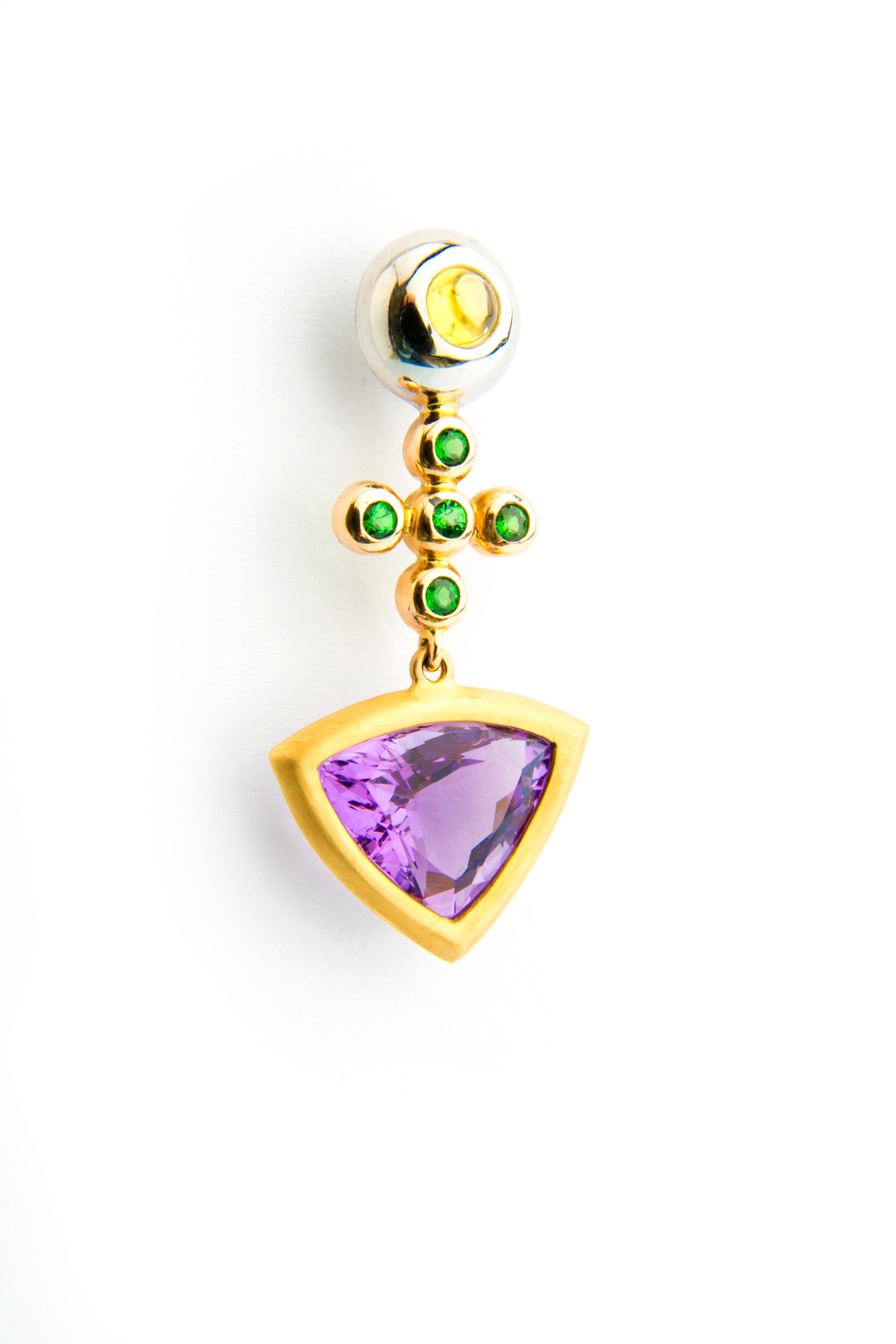 Amethyst, Tsavorite and Yellow Sapphire Cabochons Yellow Gold Cocktail Earrings In New Condition For Sale In Wiesbaden, DE