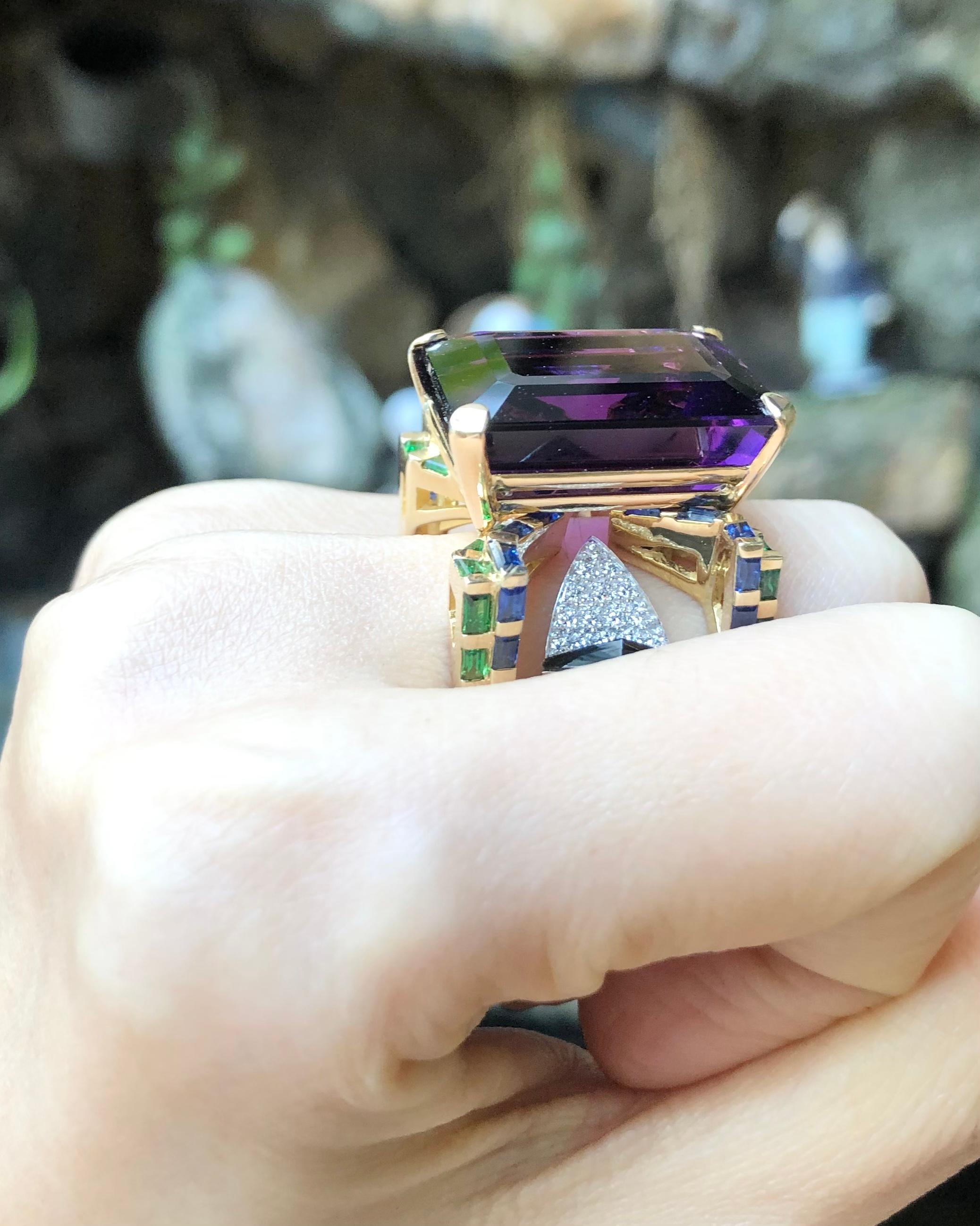 Ring mit Amethyst, Tsavorit, blauem Saphir und Diamant in 18 Karat Goldfassung im Angebot 1