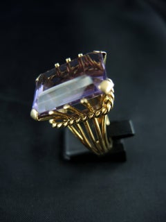 Amethyst Vintage Ring, 18 Karat Gold, 1970s