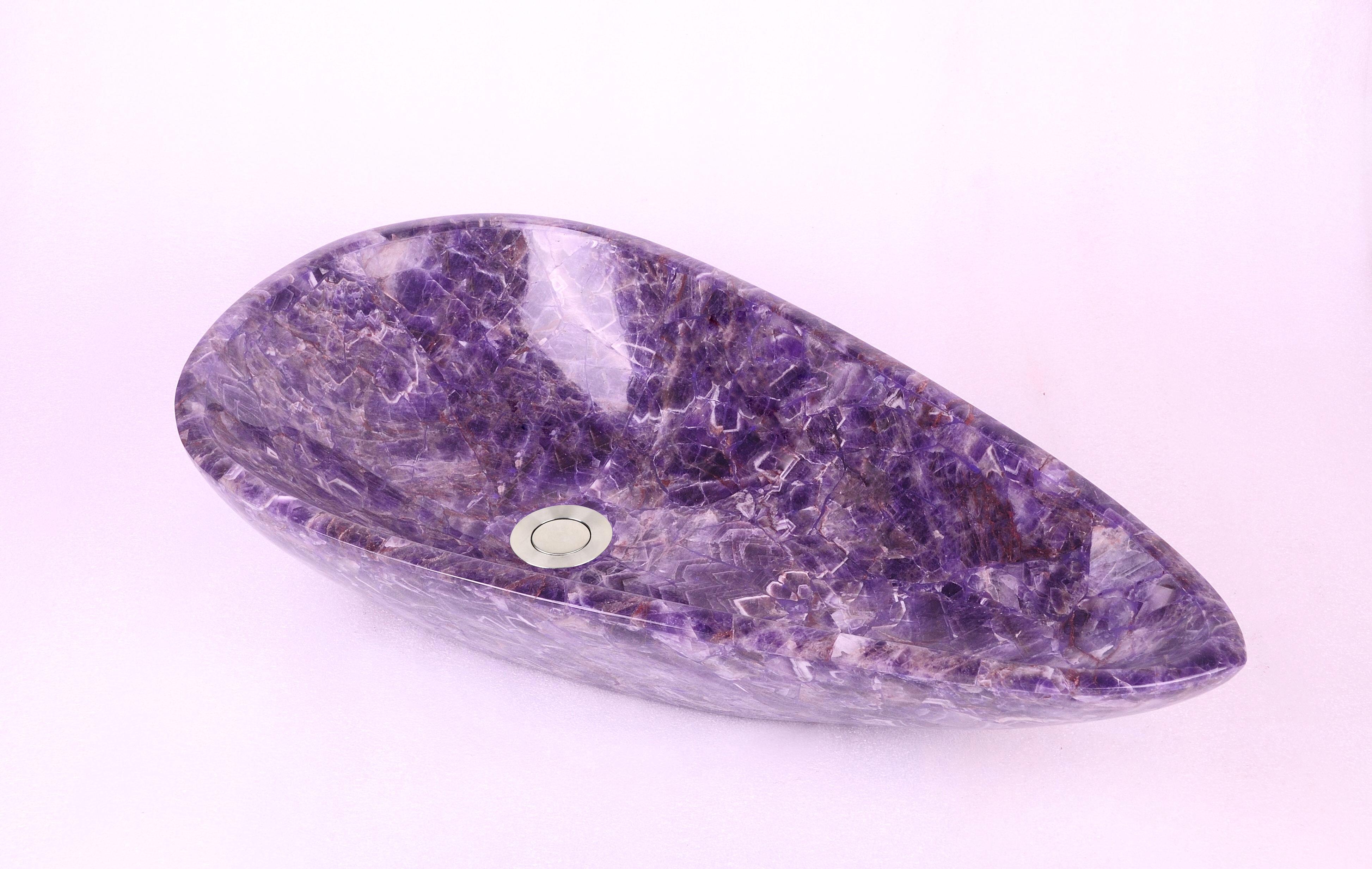 Amethyst wash basin by ARTISS
Dimensions:L 65 x W 34 x H 16.5 cm
Materials: Rock crystal

ARTIS is named from artist, whose two -S