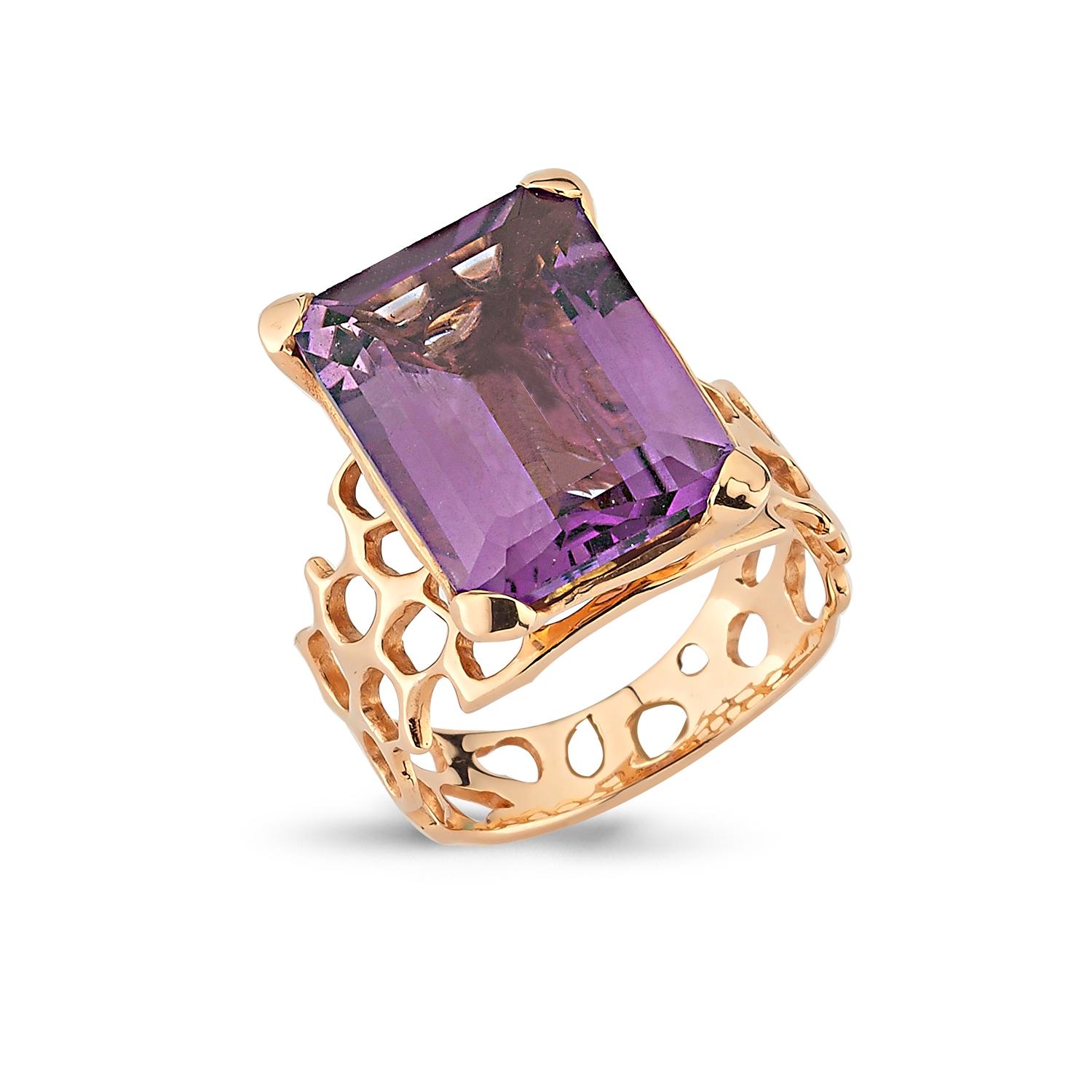 This collection is inspired by the Mediterranean sea and its eternity. 
Amethyst waves ring in 14k rose gold with white diamond.

Additional Information:-
Collection: Waves collection
14K Rose gold
0.02ct White diamond
7.5ct Amethyst