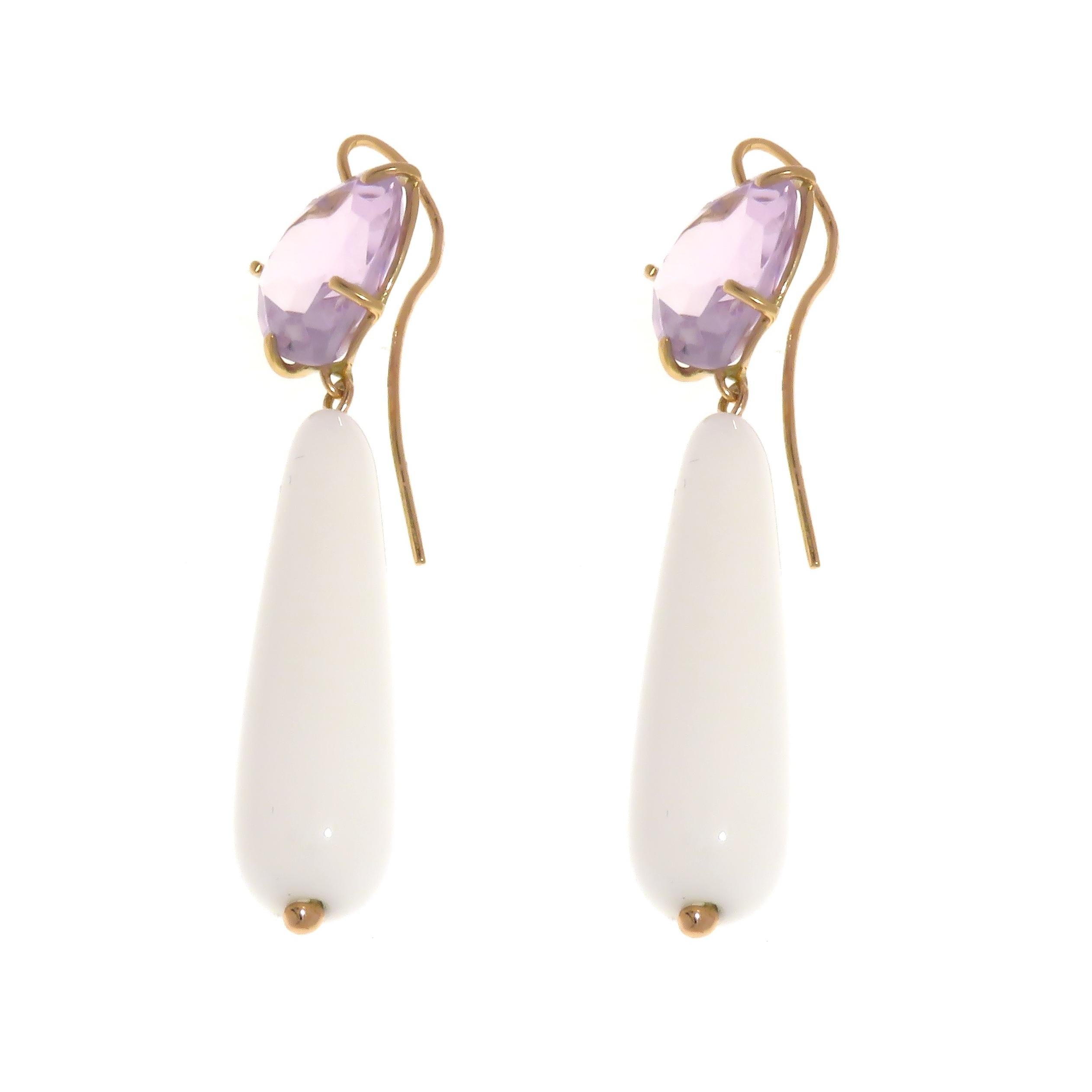 Dangle earrings with heart-cut natural light violet amethyst and white agate drops. The lenght of each earring is 66 mm / 2.598 inches. Marked with the Italian Gold Mark 375 and Botta Gioielli brandmark 716MI.

Handcrafted in: 9 karat rose gold.
2