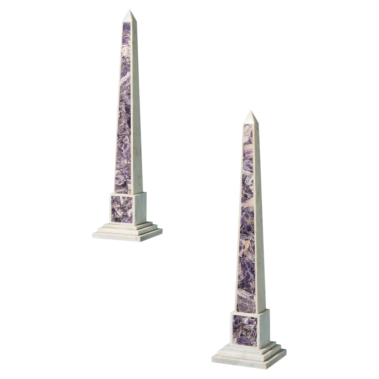 Obelisken aus Amethyst und weißem Bildhauermarmor