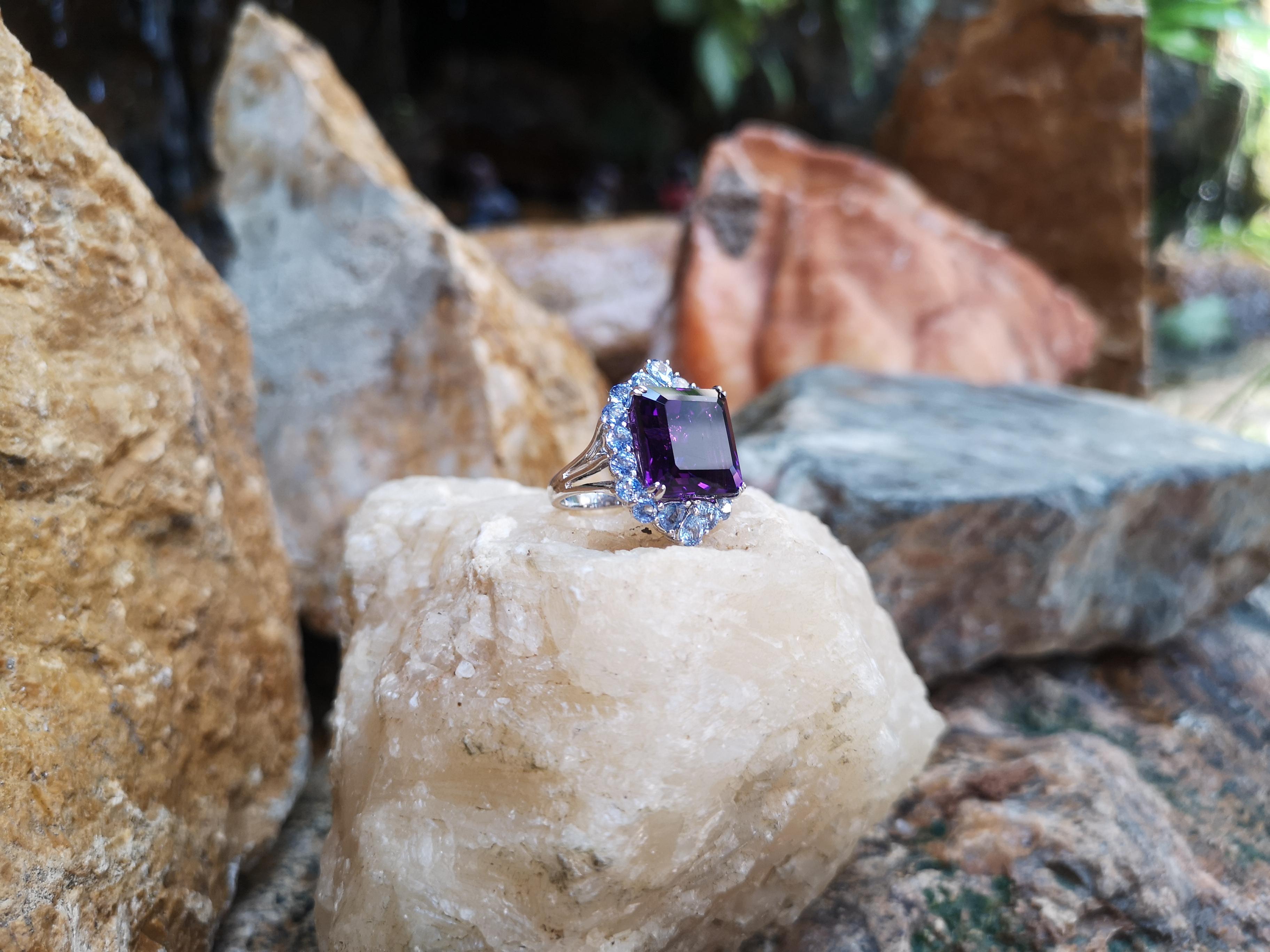 blue sapphire and amethyst ring