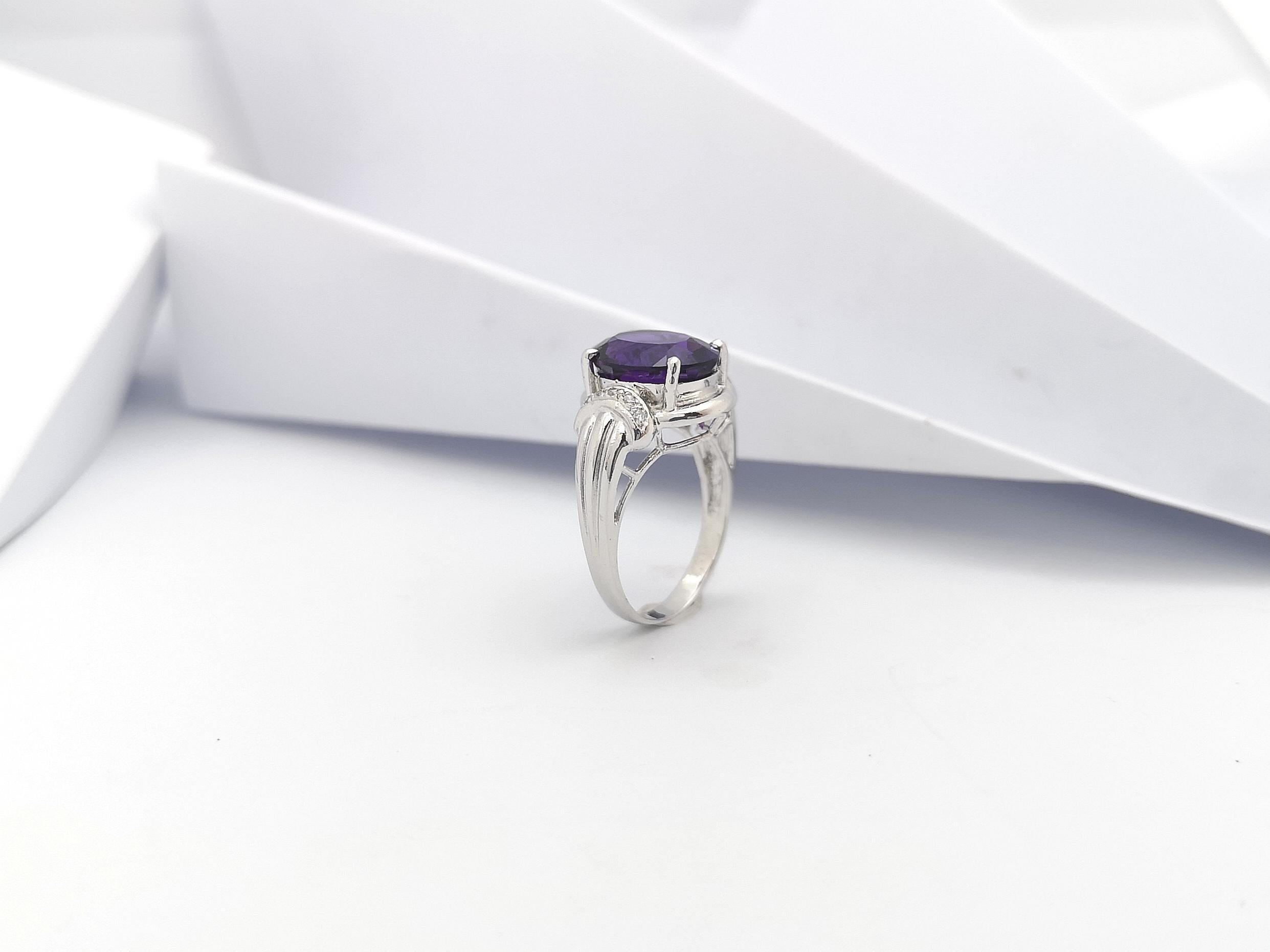 Ring mit Amethyst und kubischem Zirkon in Silberfassung im Angebot 8