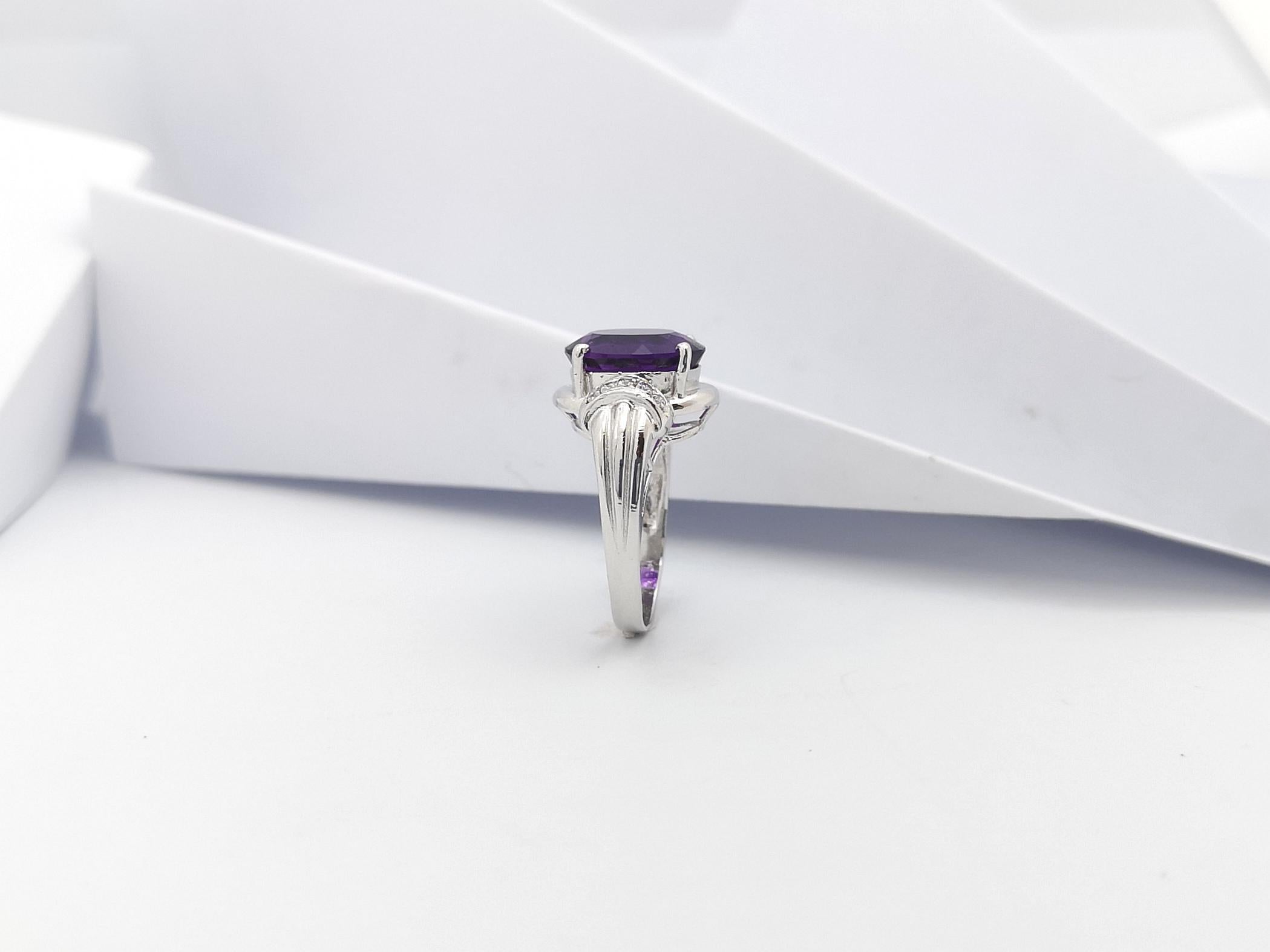 Ring mit Amethyst und kubischem Zirkon in Silberfassung im Angebot 9