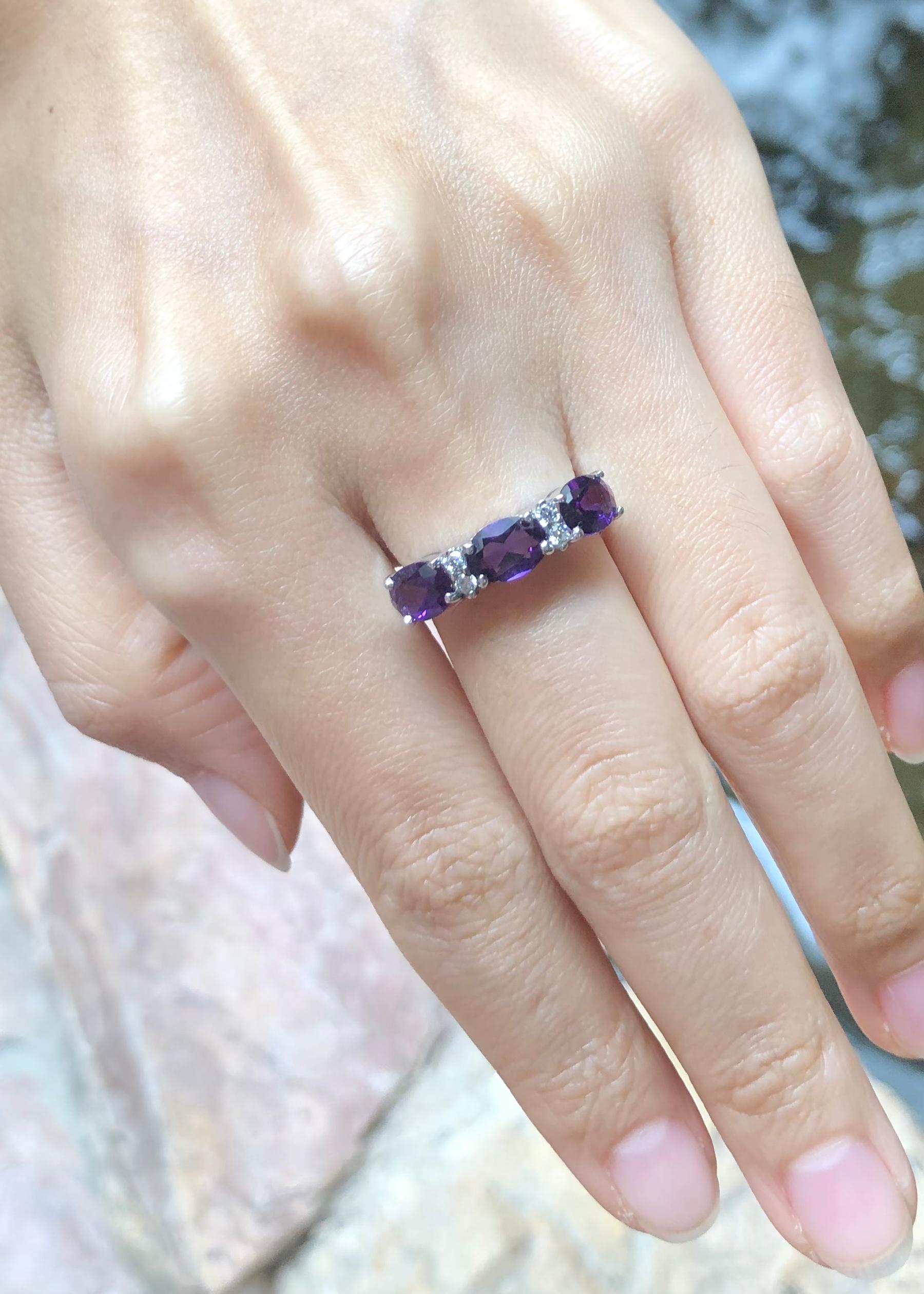 Amethyst with Cubic Zirconia Ring set in Silver Settings In New Condition For Sale In Dusit, 10
