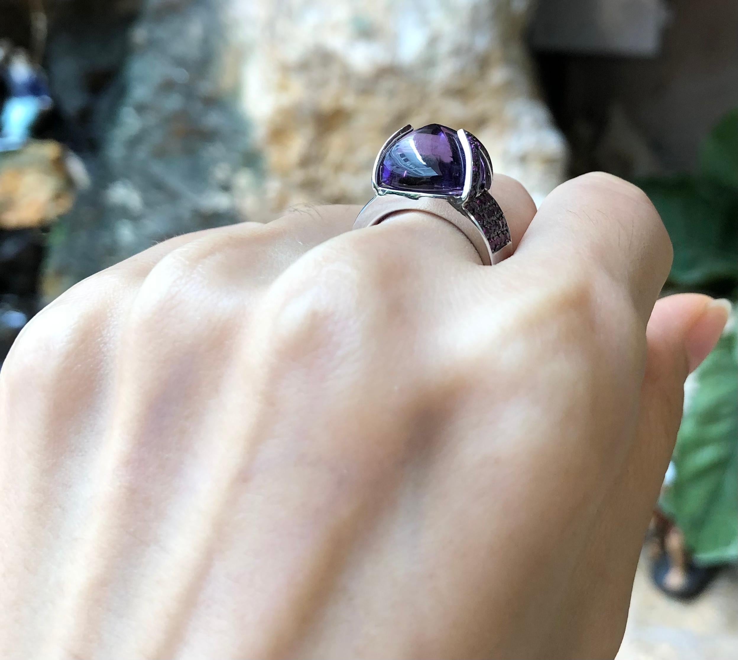 Sugarloaf Cabochon Amethyst with Pink Sapphire Ring Set in 18 K White Gold For Sale