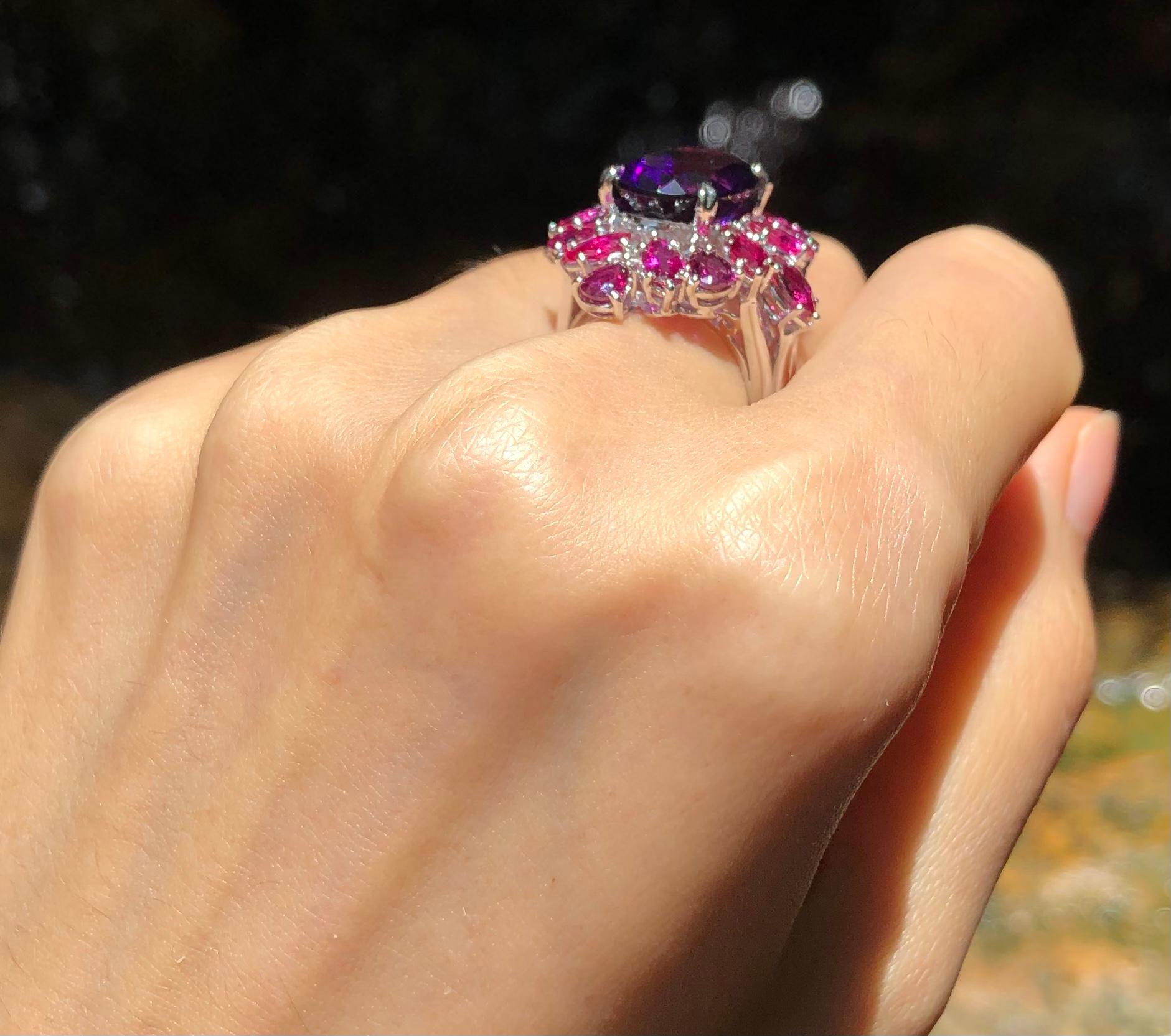 Amethyst with Ruby Ring Set in 18 Karat White Gold Settings In New Condition For Sale In Bangkok, TH