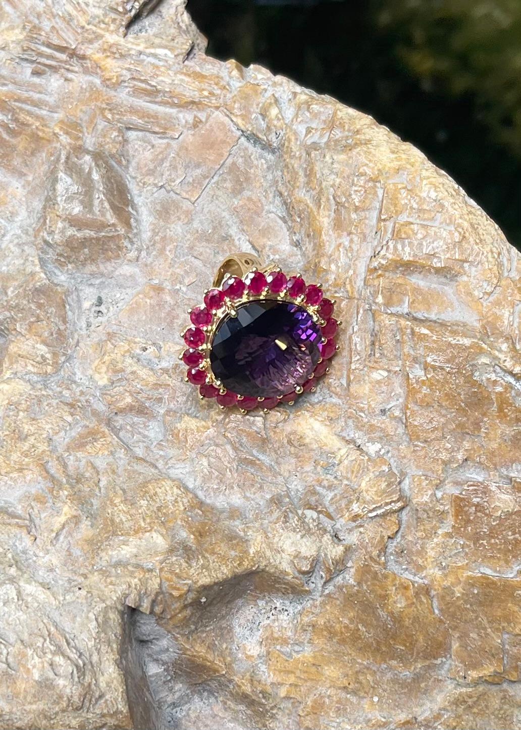 Amethyst mit Rubin Ring in 18K Gold gefasst im Angebot 4