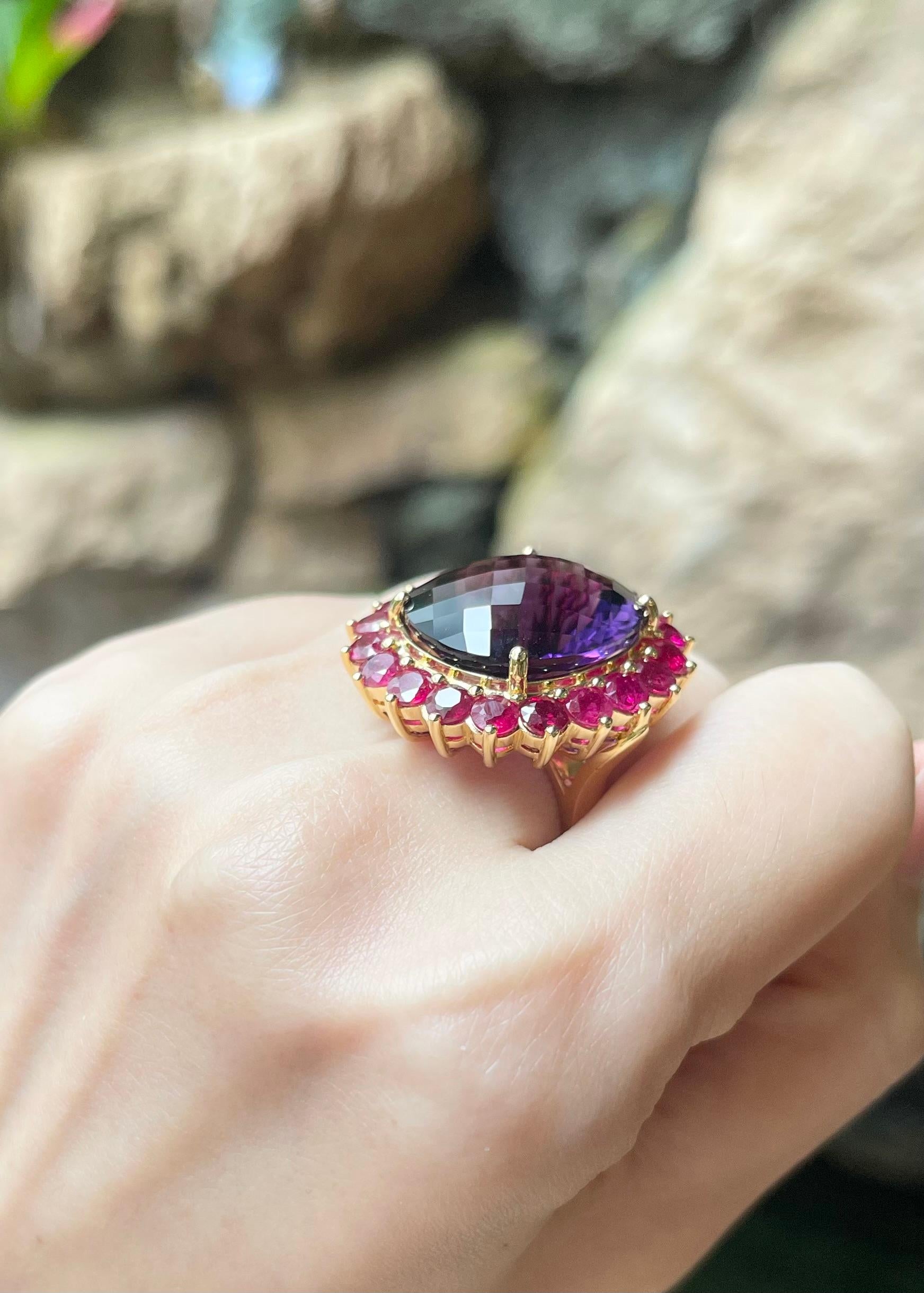 Amethyst mit Rubin Ring in 18K Gold gefasst Damen im Angebot