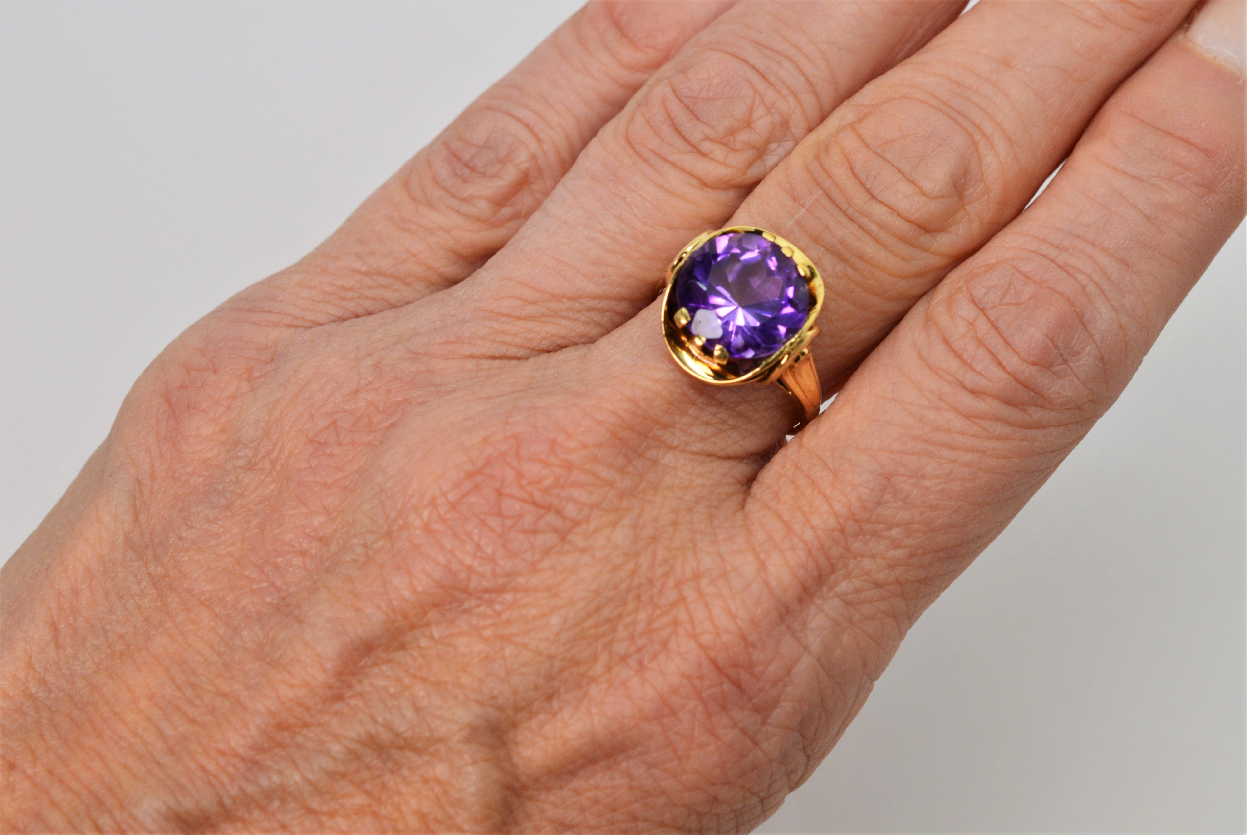 Amethyst Yellow Gold Cocktail Ring 3